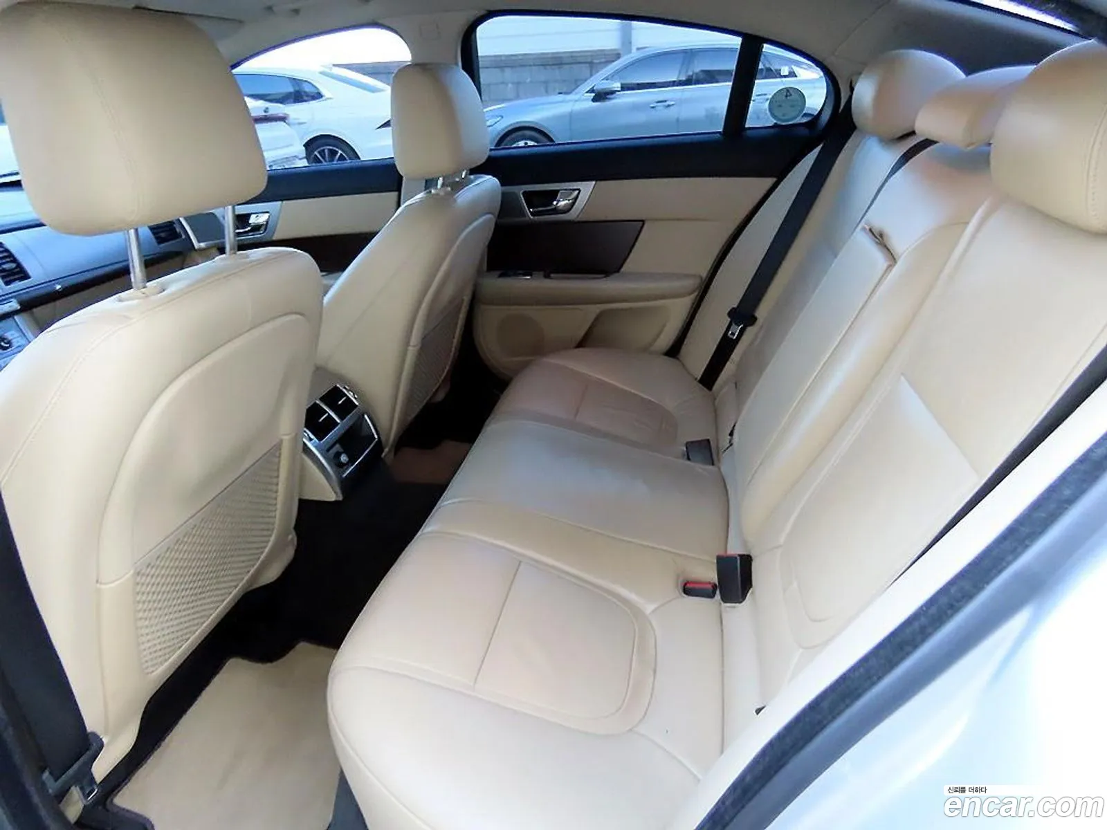Jaguar XF 2013 — 2