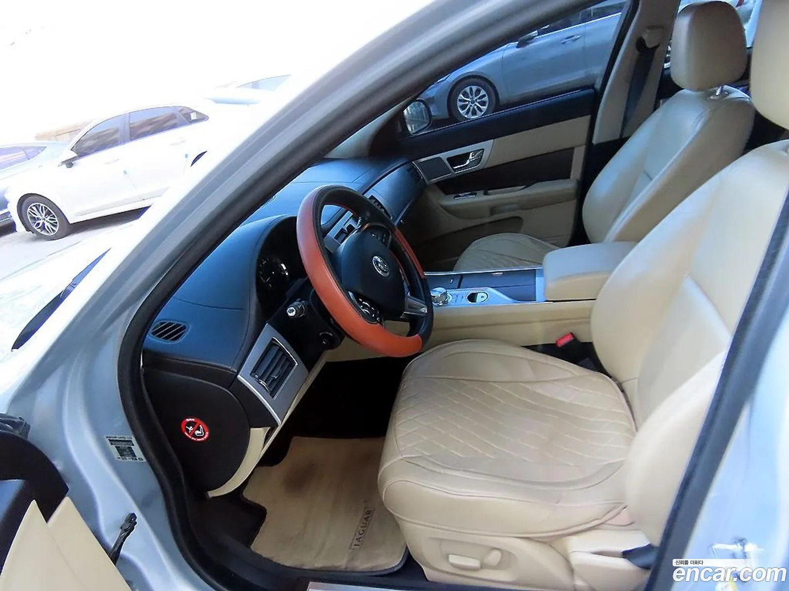 Jaguar XF 2013 — 14