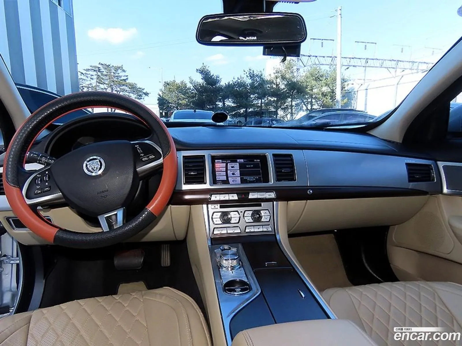 Jaguar XF 2013 — 16