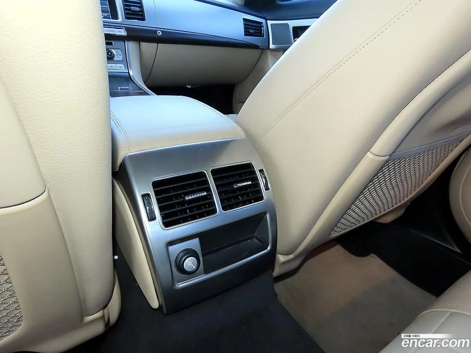 Jaguar XF 2013 — 18