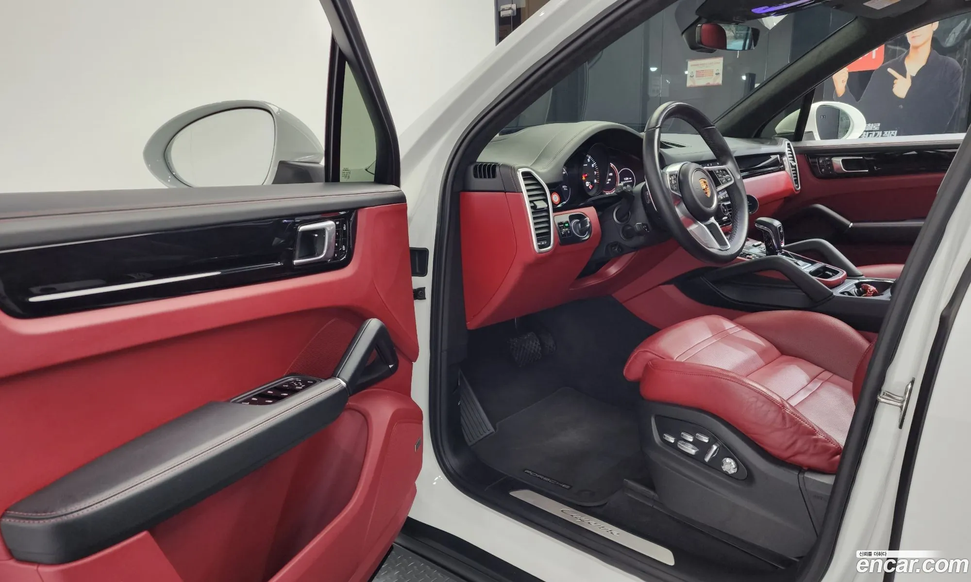Porsche Cayenne 2019 WP1AA29Y1KDA36456 — 18