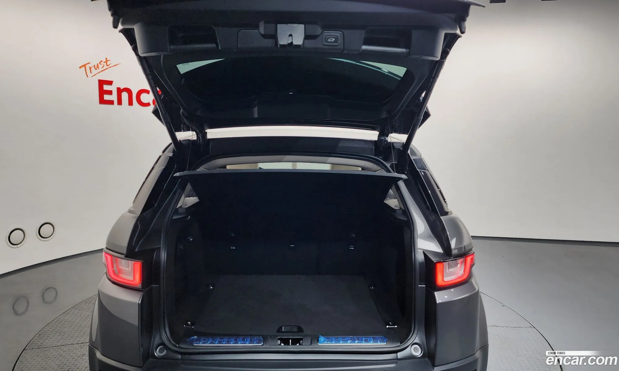 Land Rover Range Rover Evoque 2017 SALVA2BN1HH249825 — 12