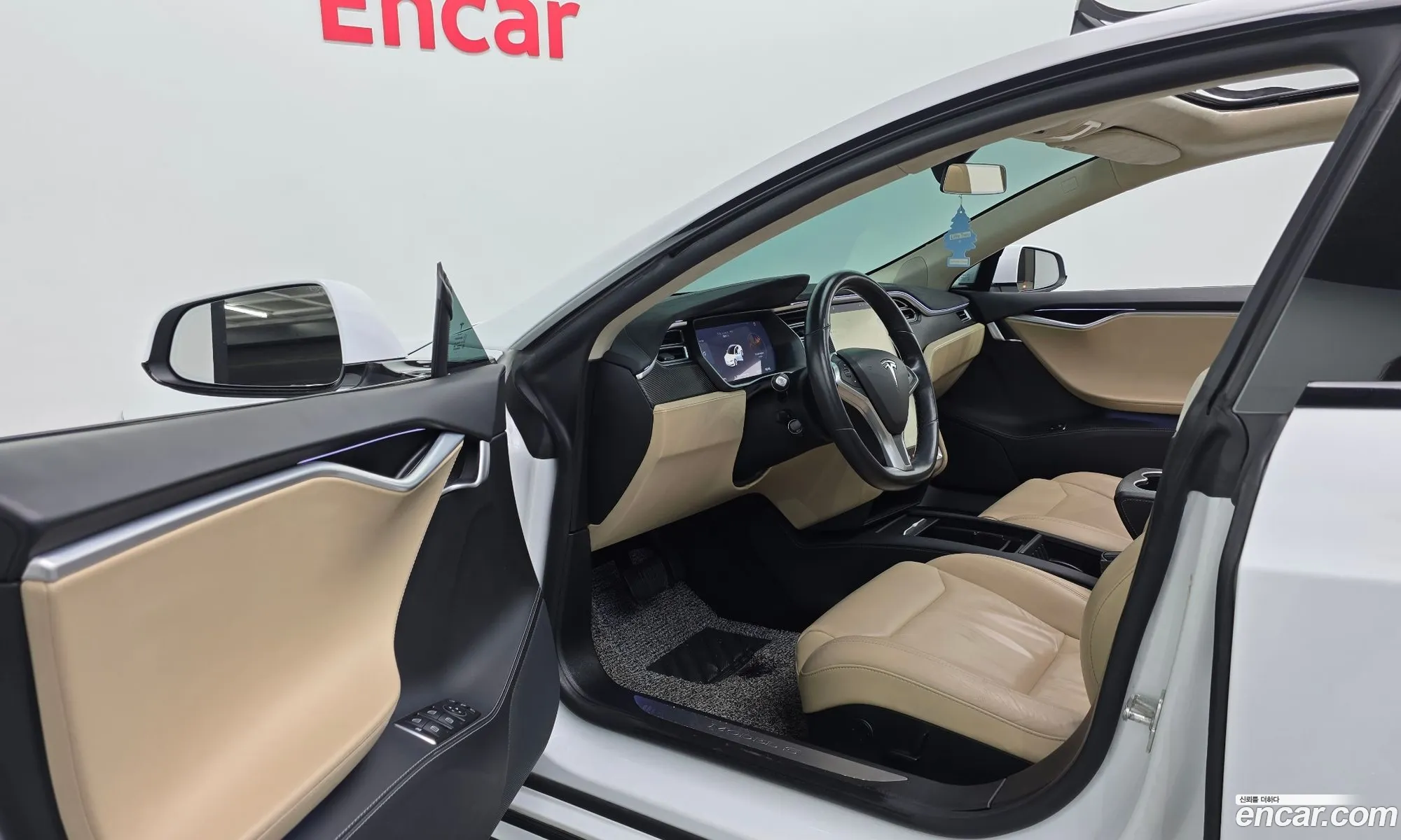 Tesla Model S 2017 5YJSA1E2XHF192840 — 16