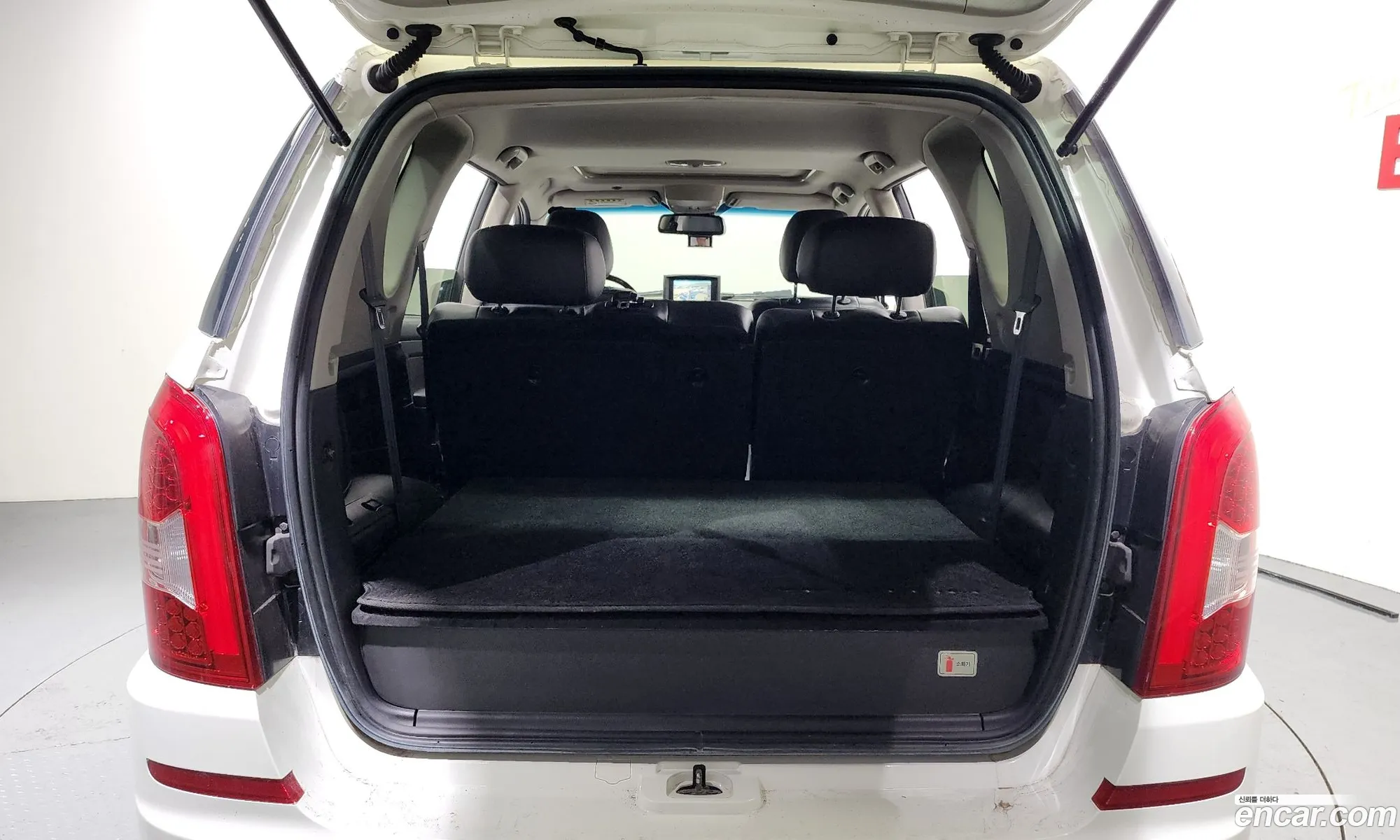 KG Mobility (SsangYong) Rexton W 2014 — 11