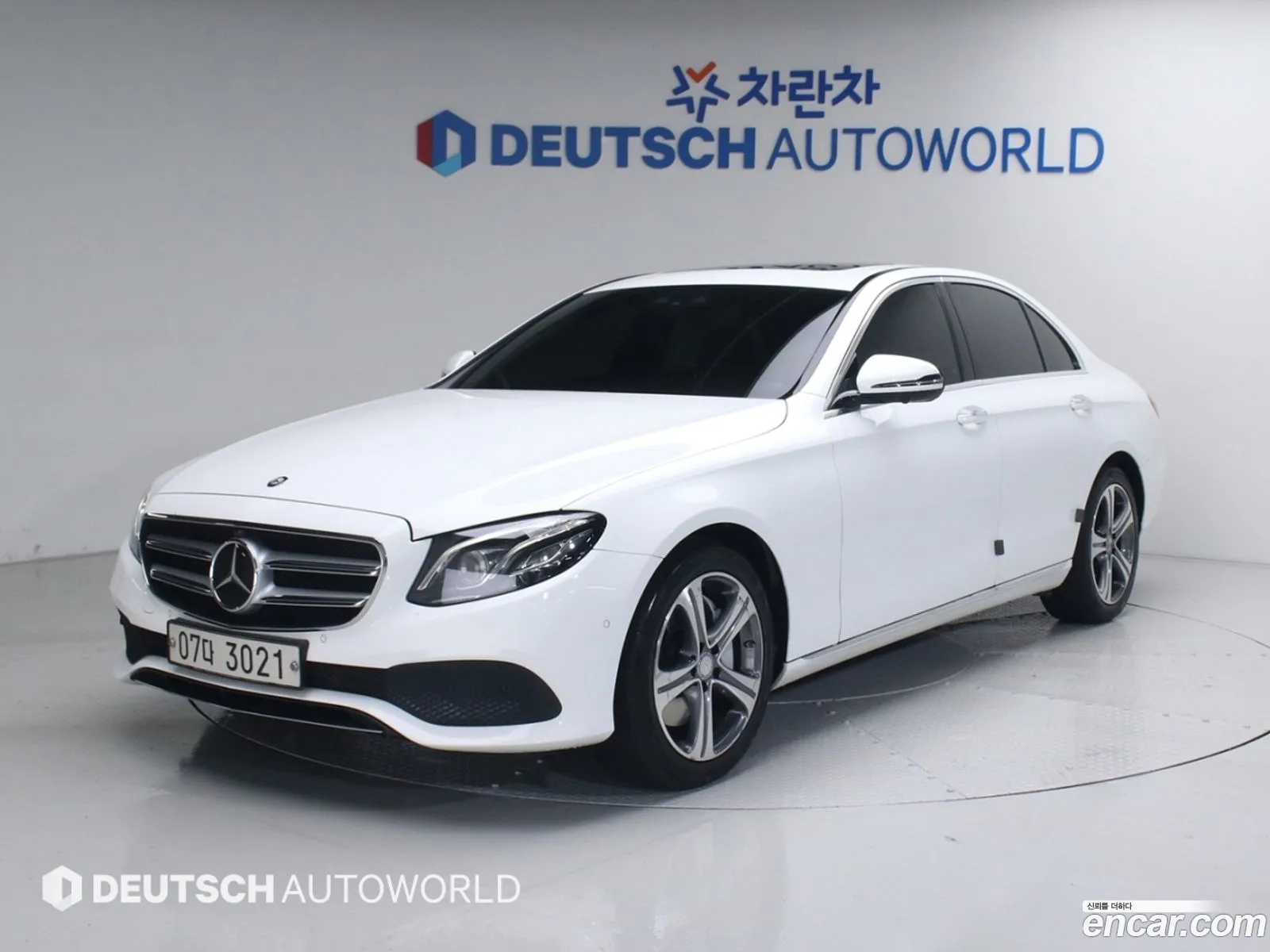 Mercedes-Benz E-Class W213 2017 — 19
