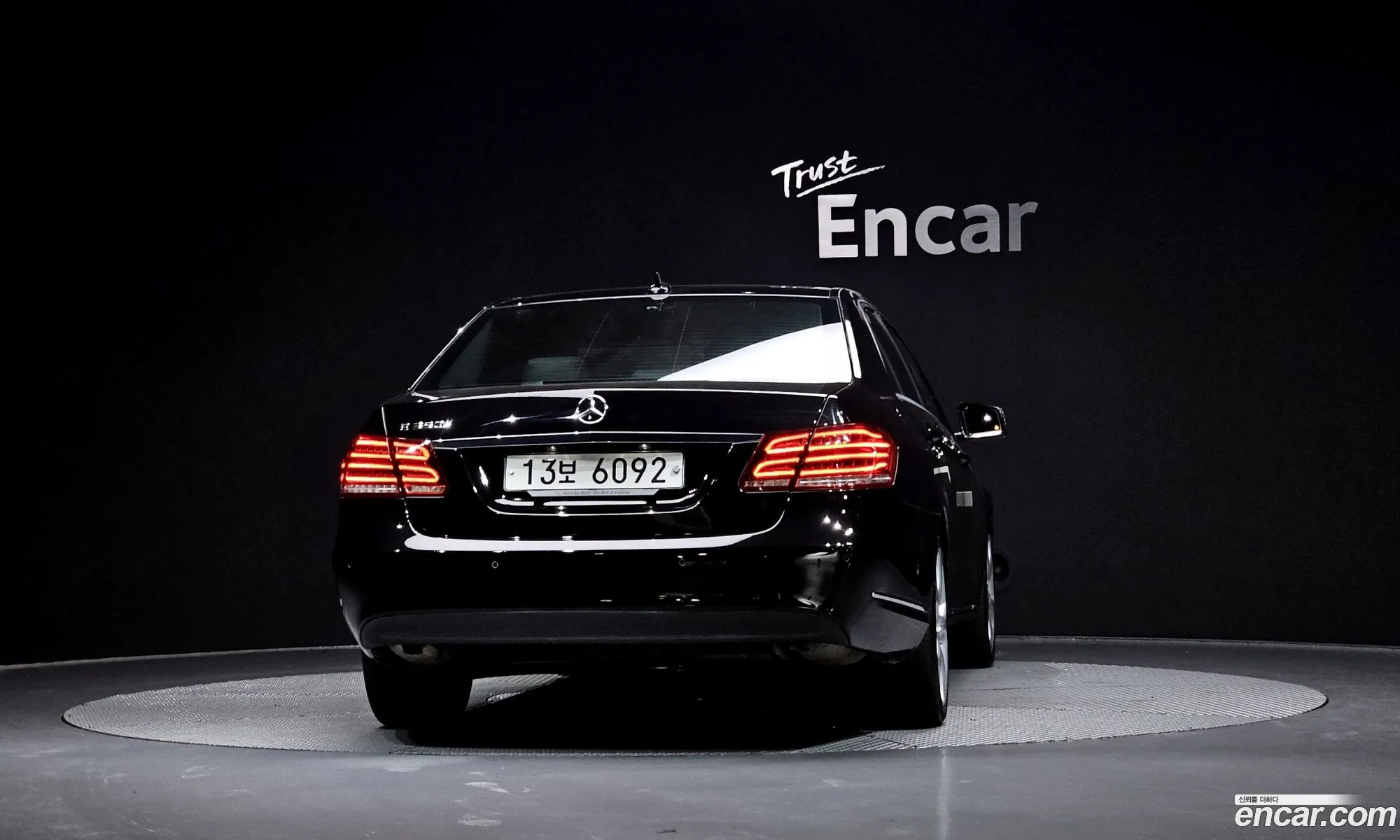 Mercedes-Benz E-Class W212 2014 WDDHF5FB2EB031808 — 15