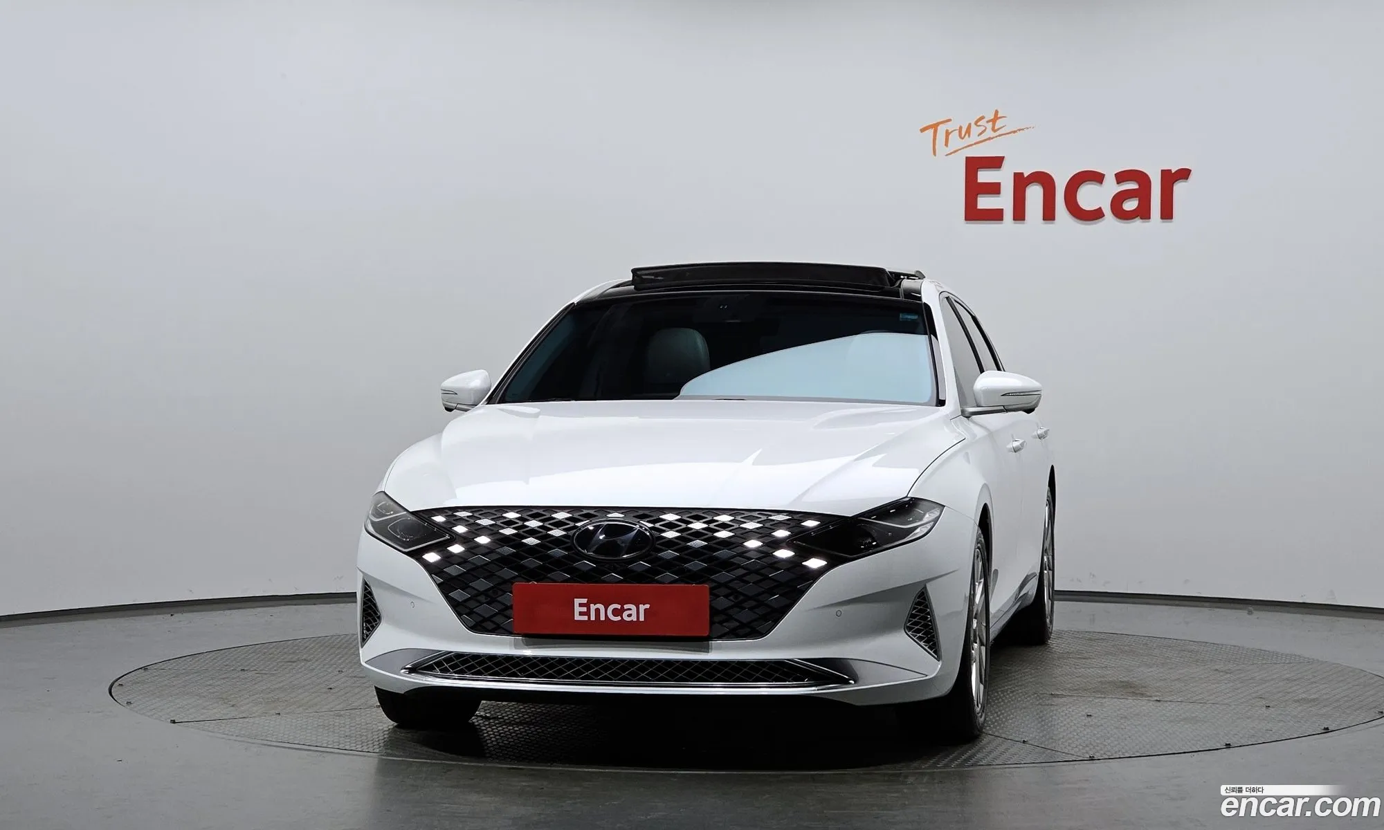 Hyundai Grandeur IG Hybrid 2019 — 18