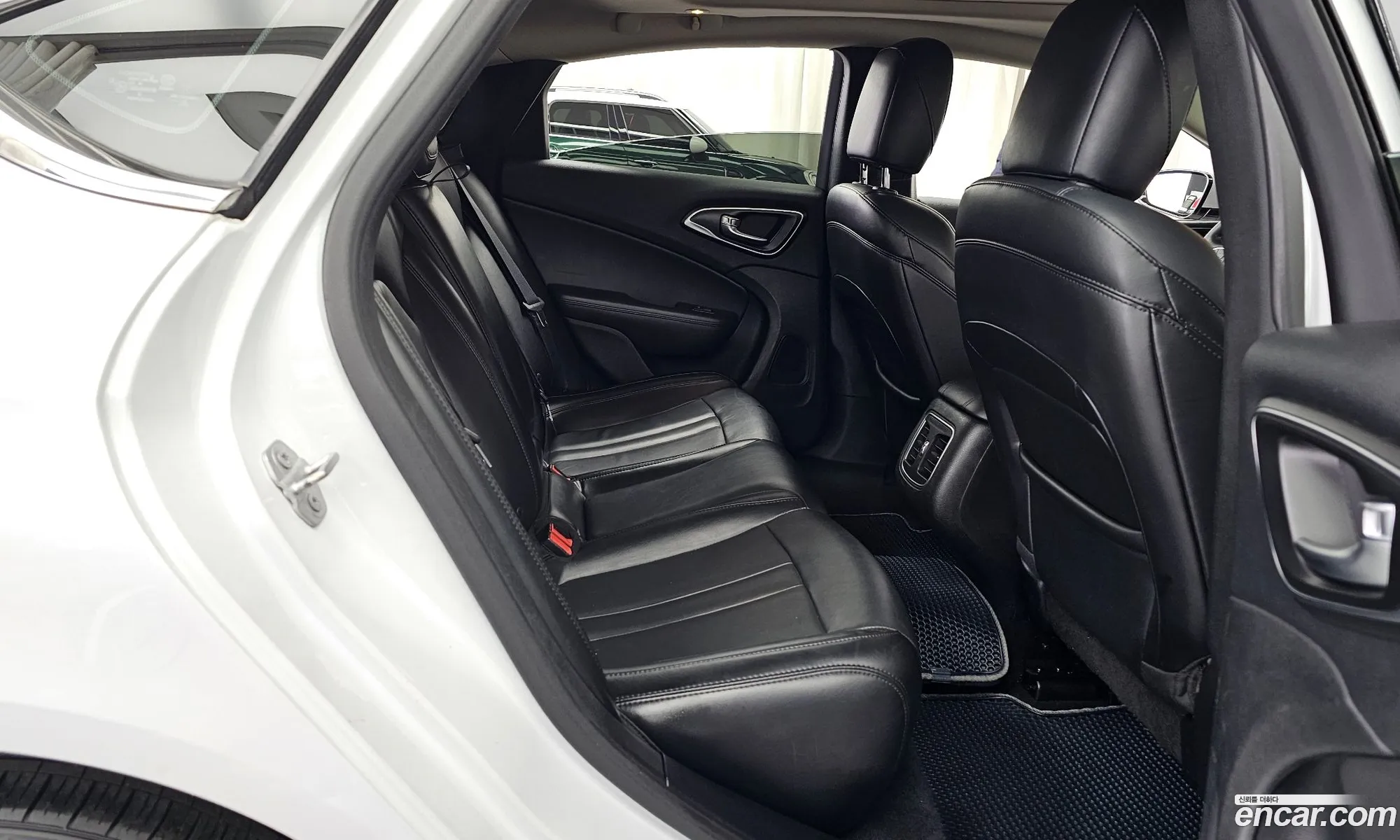 Chrysler 200 2015 1C3CCCCB7FN697329 — 8