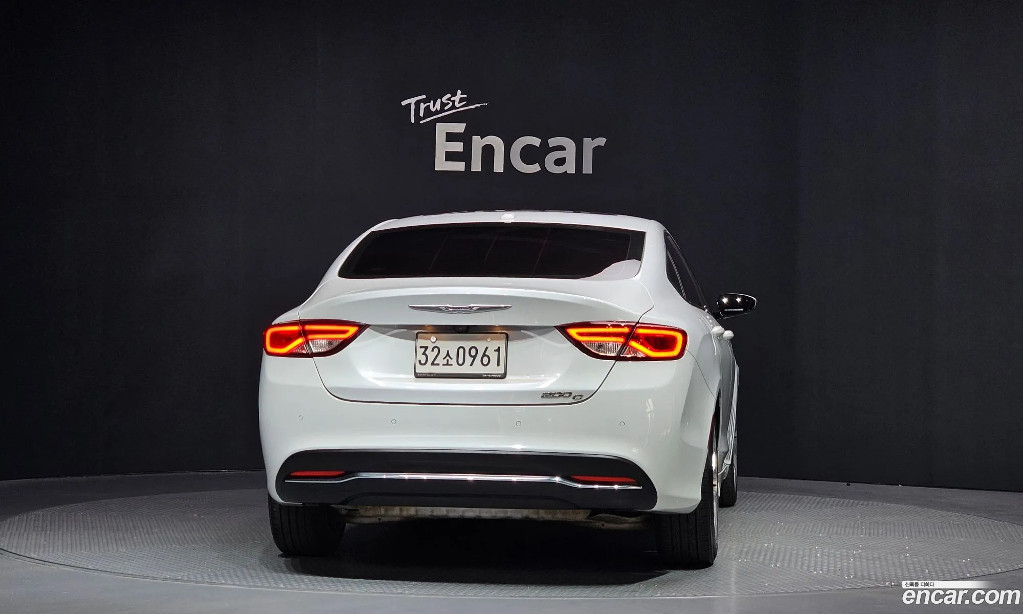 Chrysler 200 2015 1C3CCCCB7FN697329 — 13