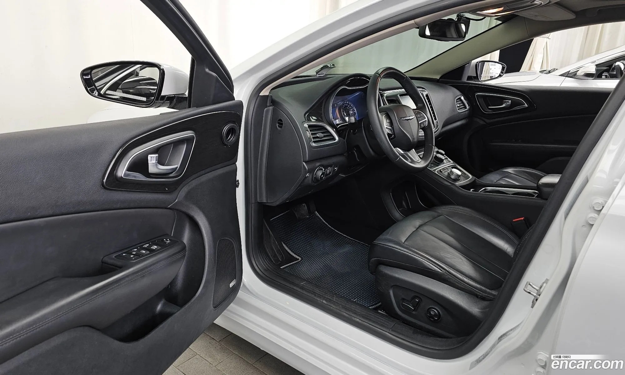 Chrysler 200 2015 1C3CCCCB7FN697329 — 14