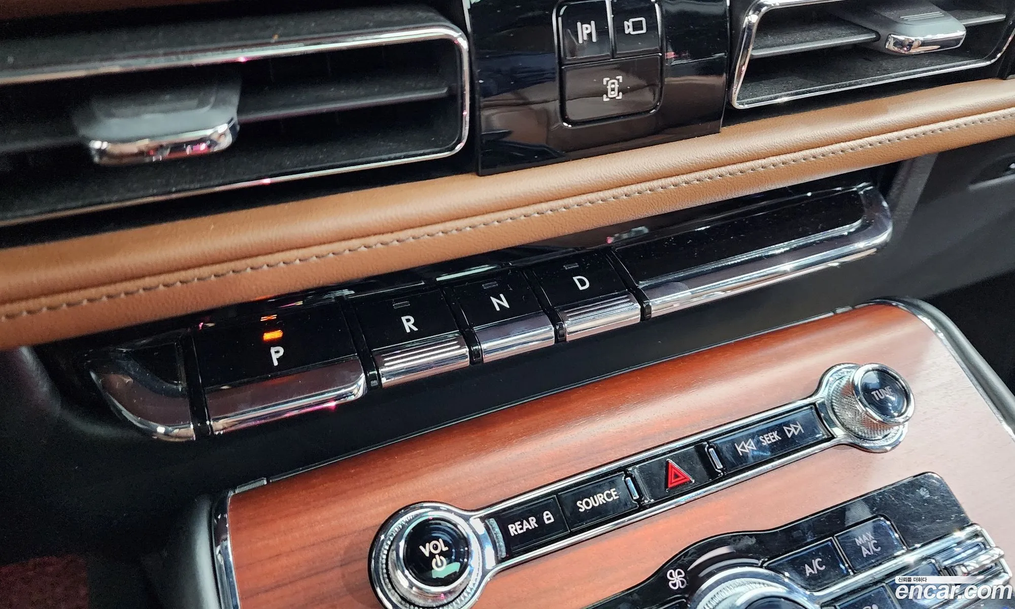 Lincoln Aviator 2023 5LM5J7XC9PGL16258 — 3
