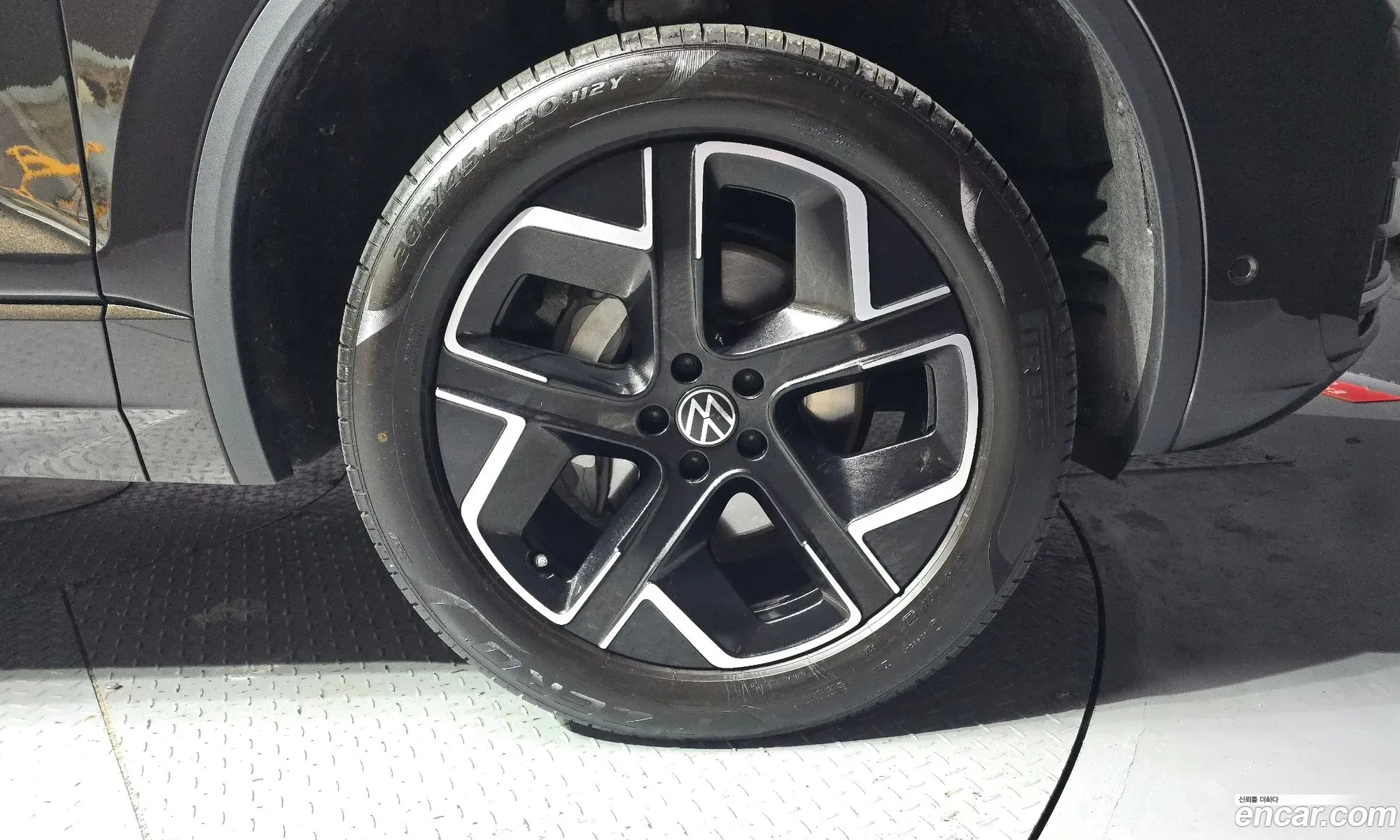 Volkswagen Touareg 2024 WVGZZZCRXRD013335 — 3