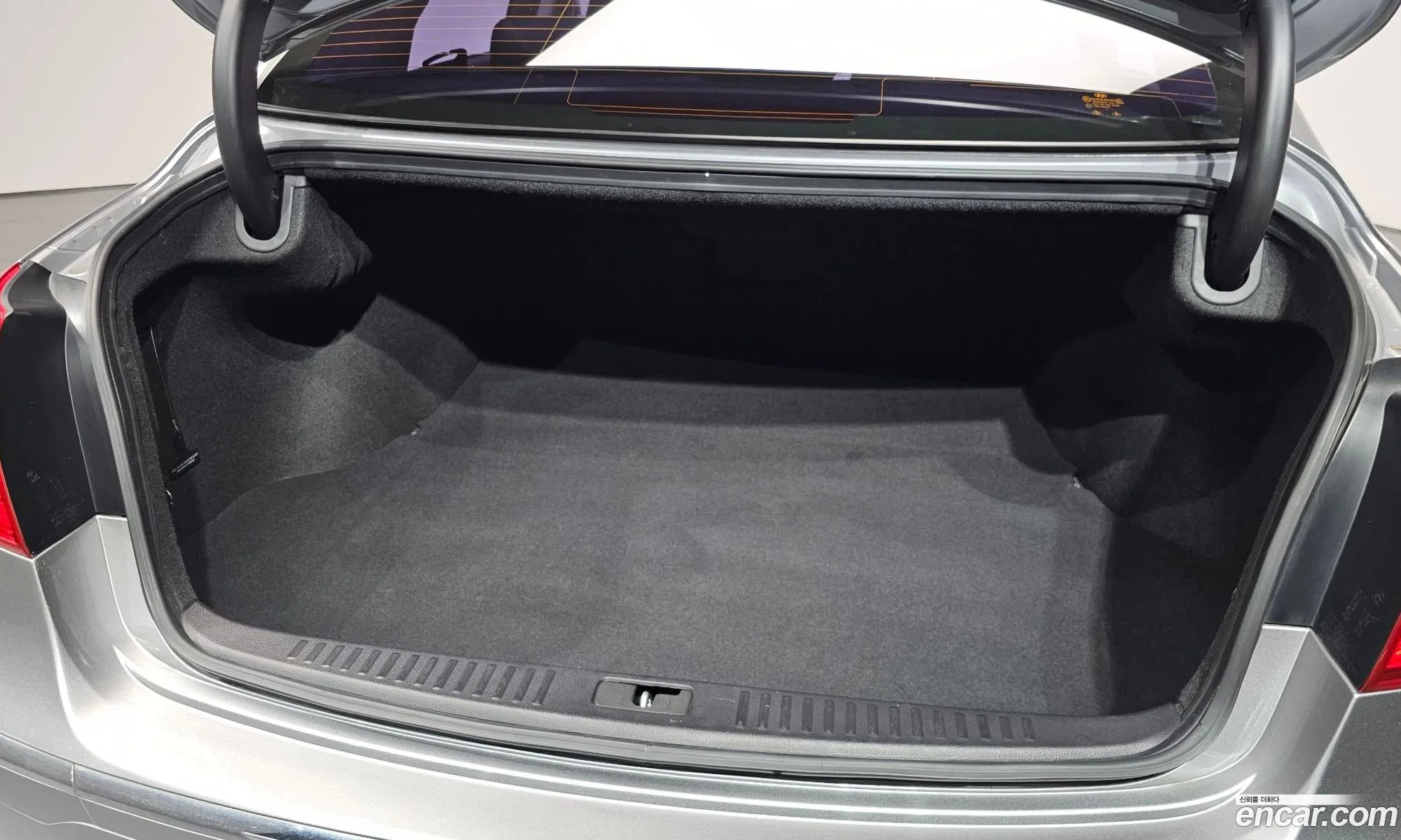 Hyundai Genesis 2011 — 18