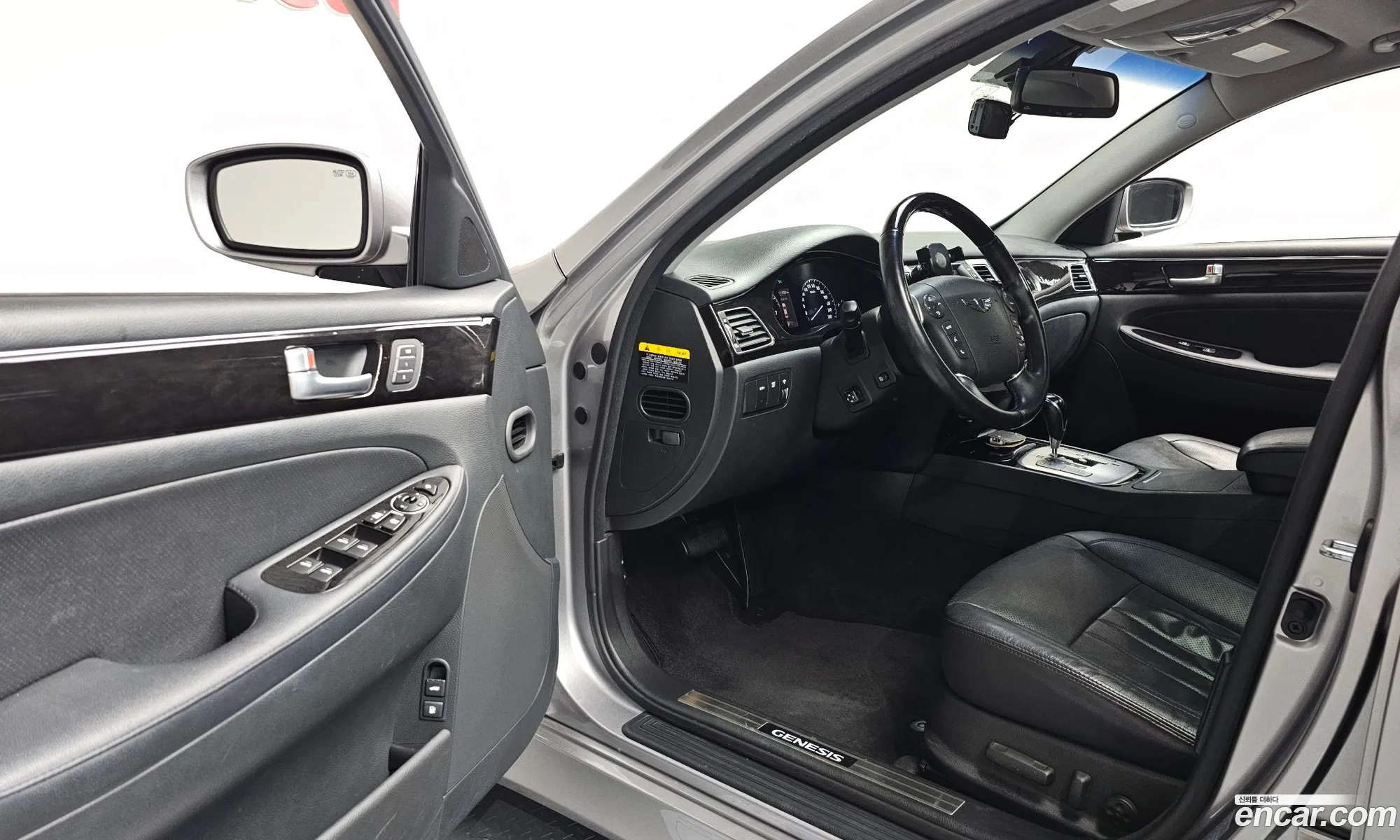 Hyundai Genesis 2011 — 8