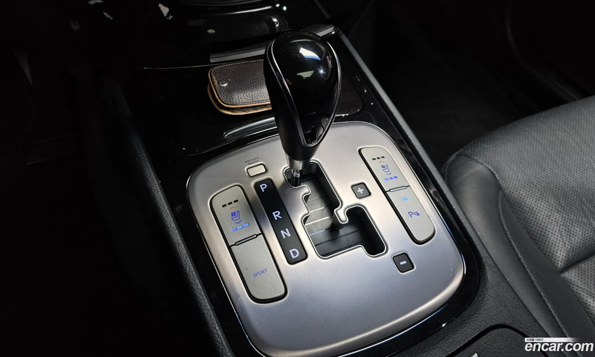Hyundai Genesis 2011 — 4