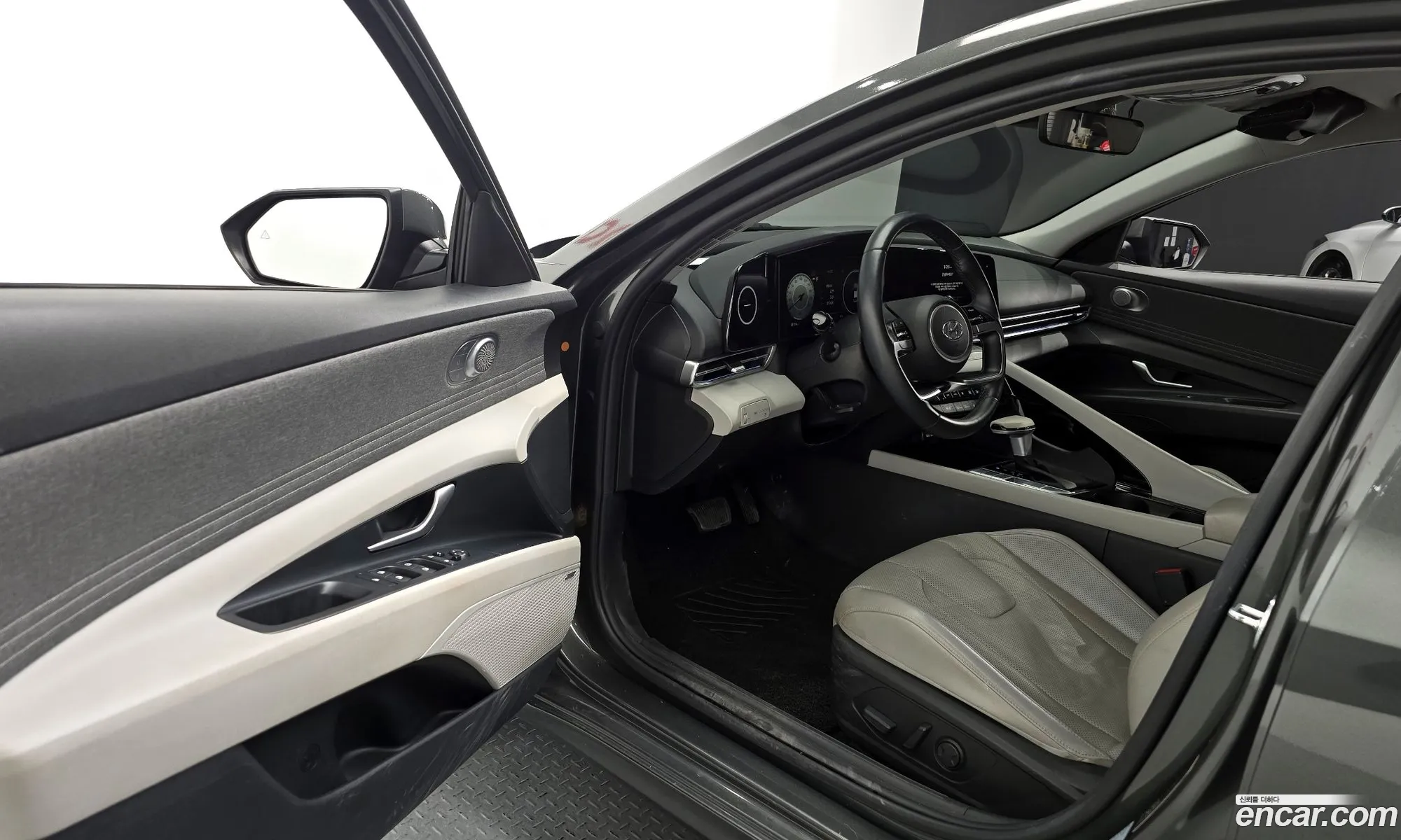 Hyundai Elantra 2020 — 15