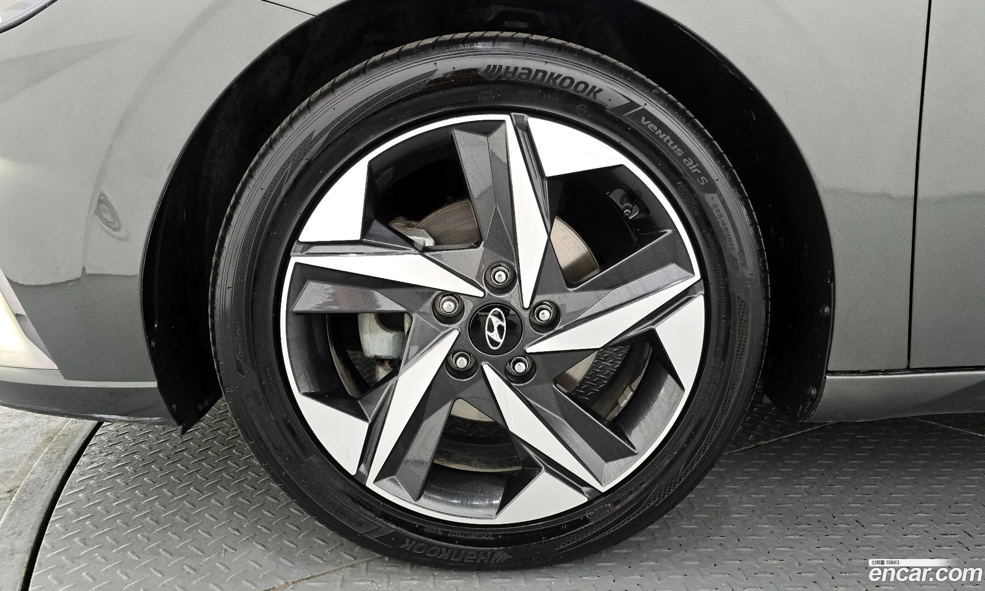 Hyundai Elantra 2020 — 19