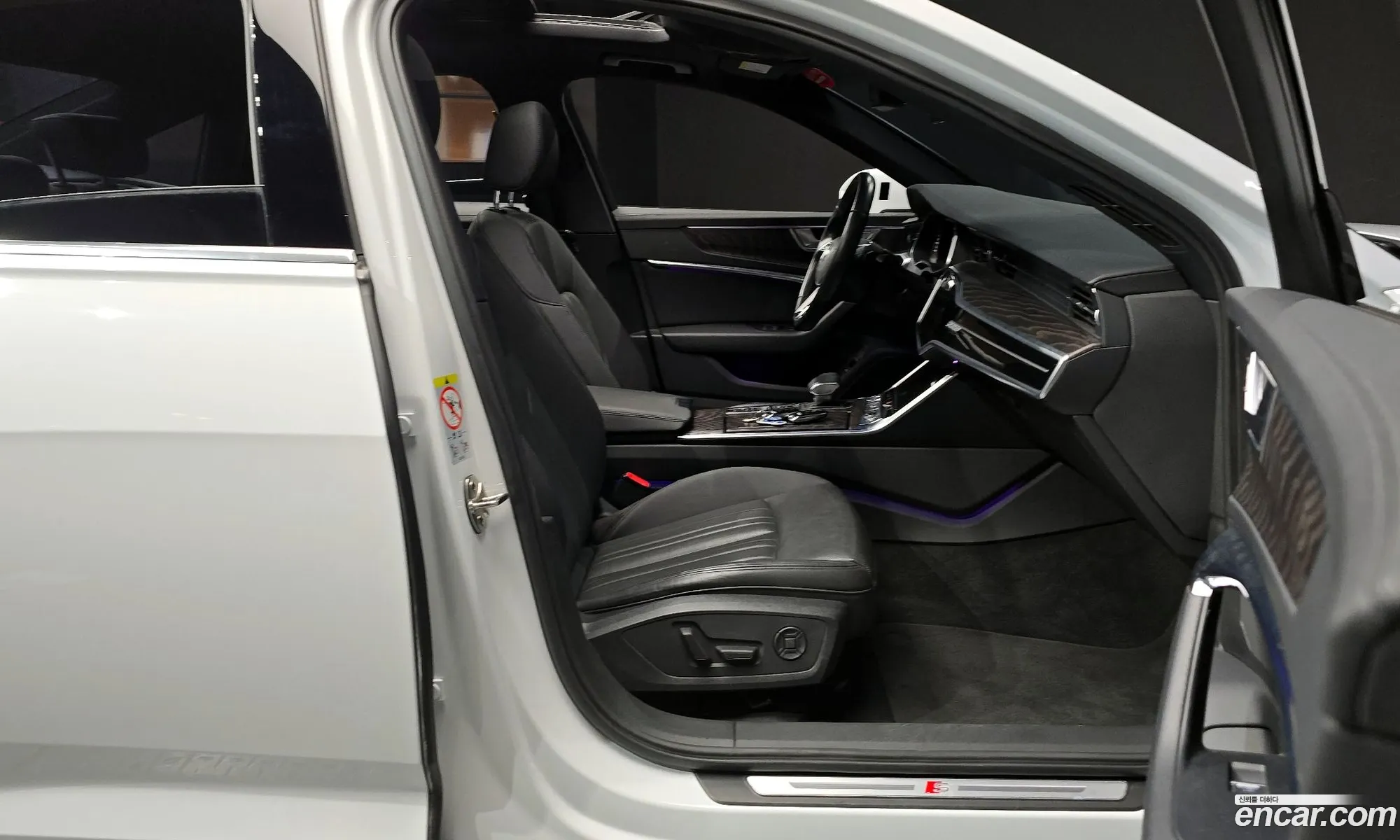 Audi A6 2019 WAUZZZF25LN010344 — 18