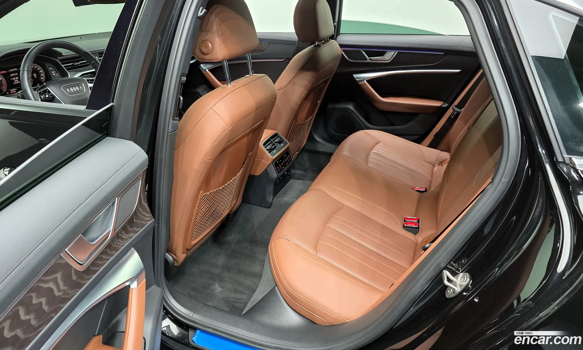 Audi A6 2021 WAUZZZF22NN006397 — 4