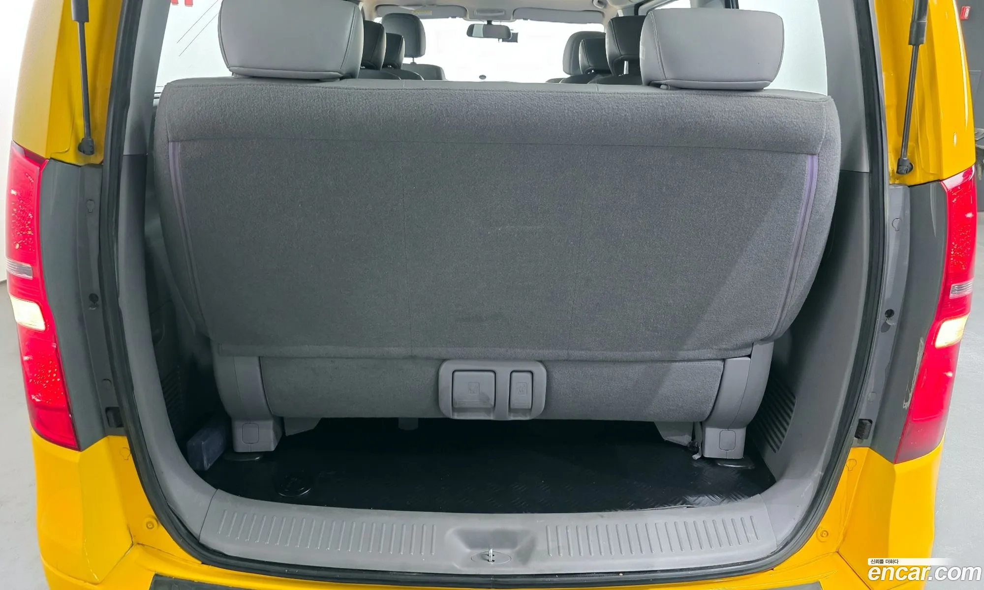 Hyundai Grand Starex 2014 — 16