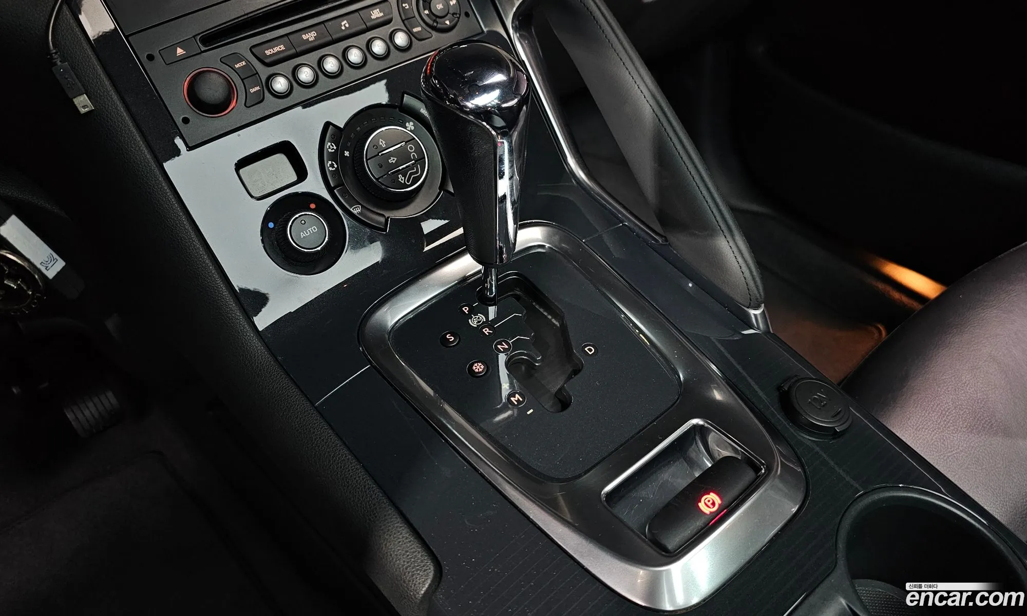 Peugeot 3008 2014 VF30URHHAFS003027 — 15