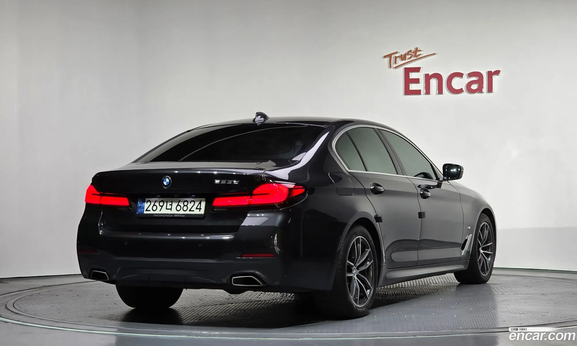 BMW 5 Series 2021 — 8