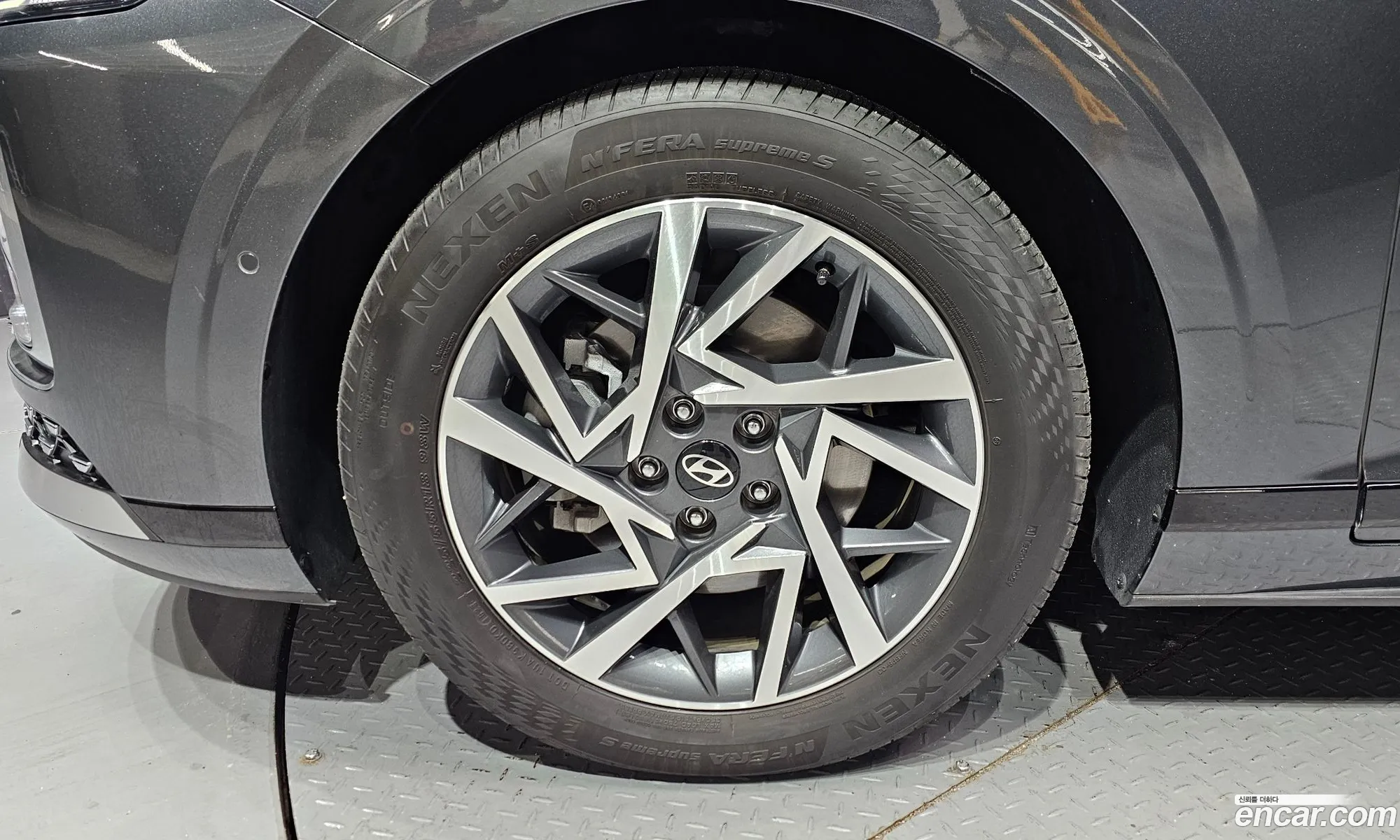 Hyundai Grandeur 2023 — 17