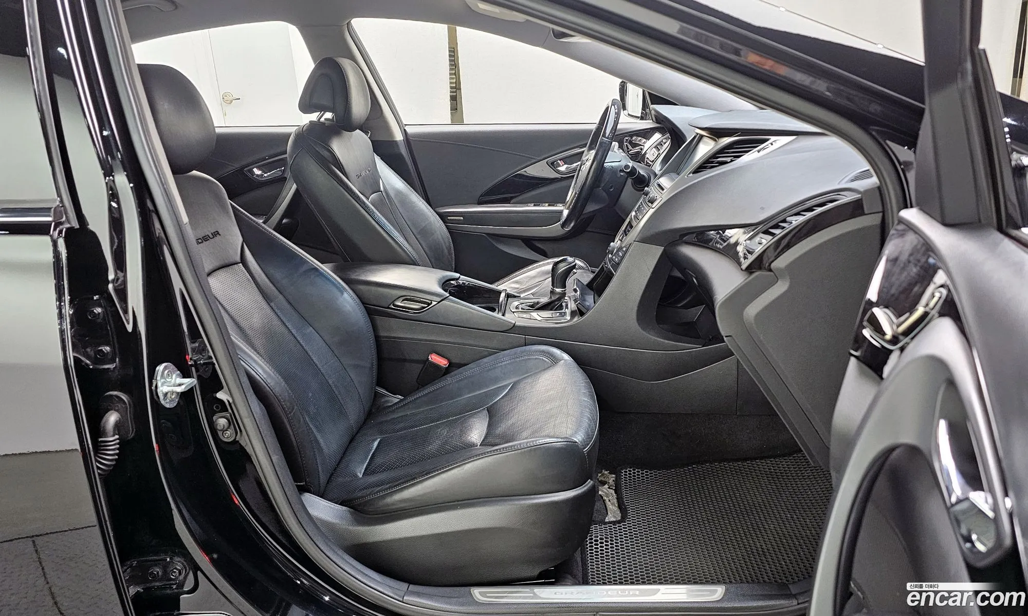 Hyundai Grandeur HG 2013 — 19