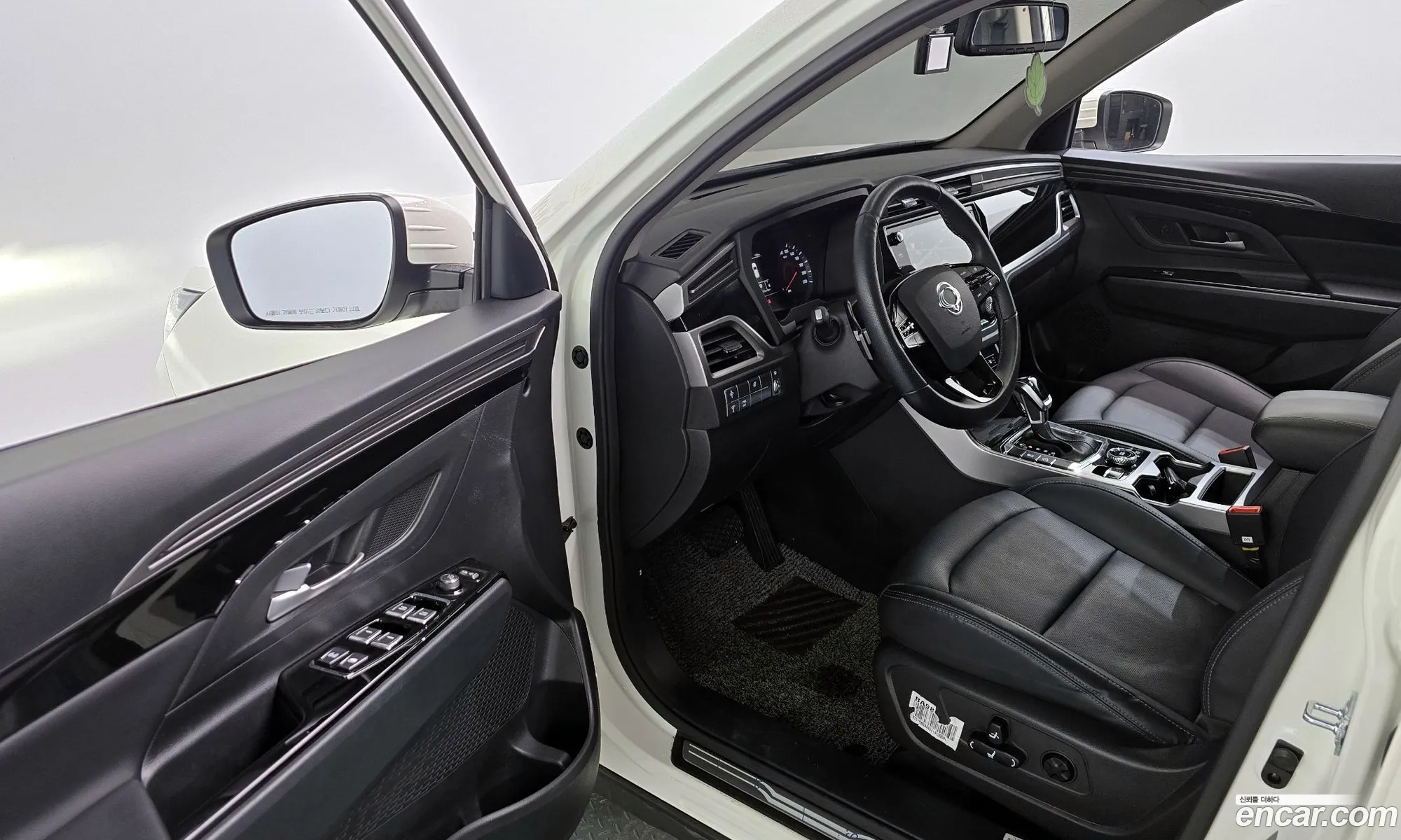 KG Mobility (SsangYong) Beautiful Korando 2024 — 14