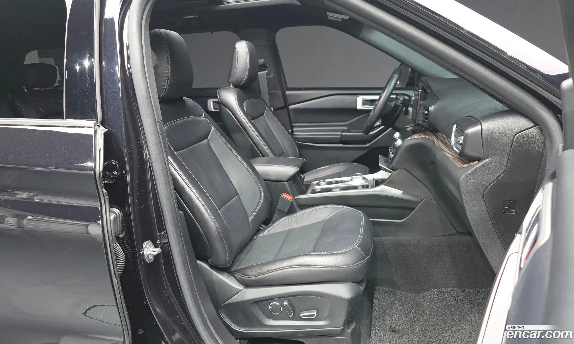 Ford Explorer 6th Gen 2020 1FMSK8FH4LGB58752 — 4