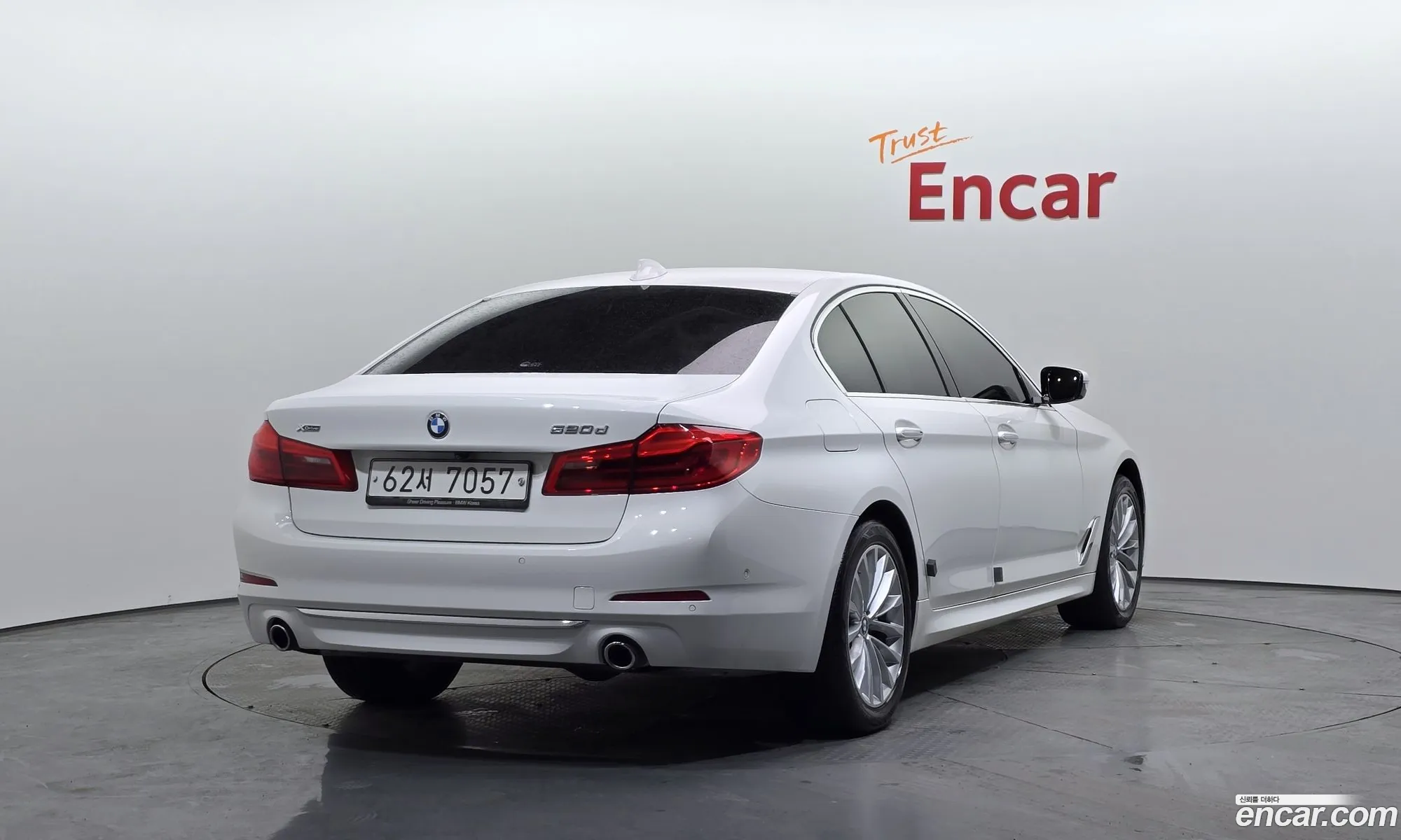 BMW 5 Series 2018 WBAJC5105JG861963 — 17