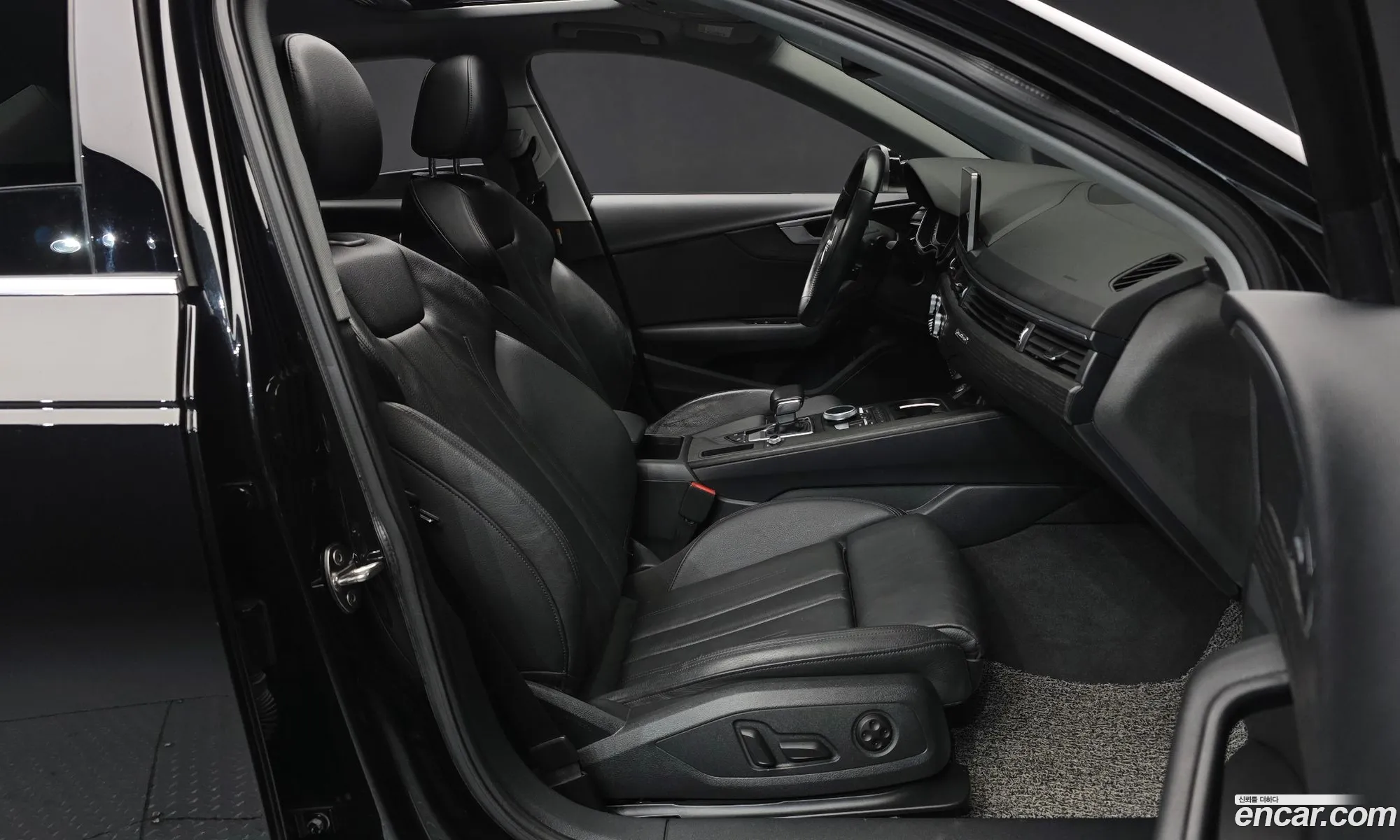 Audi A4 2018 WAUZZZF41JA181209 — 19