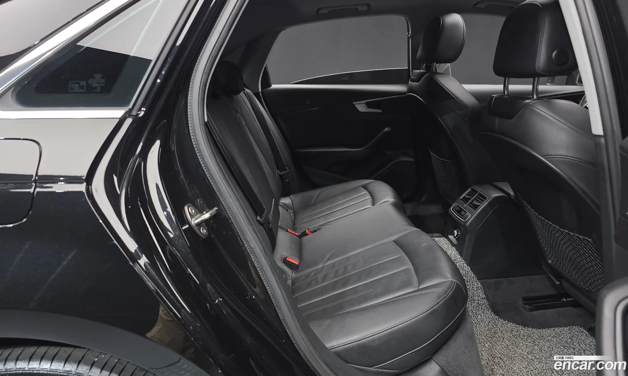 Audi A4 2018 WAUZZZF41JA181209 — 11