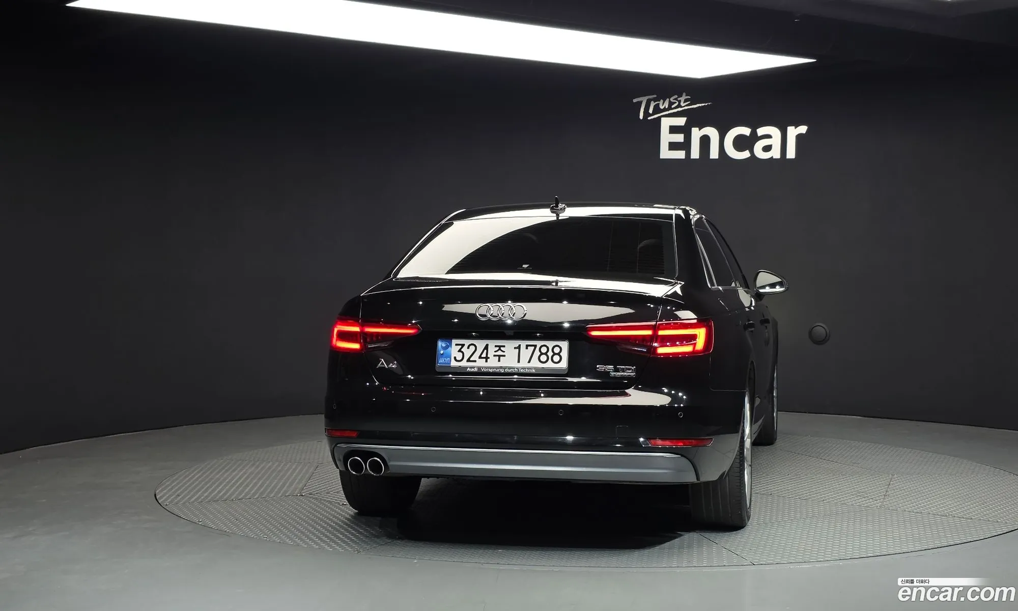 Audi A4 2018 WAUZZZF41JA181209 — 2
