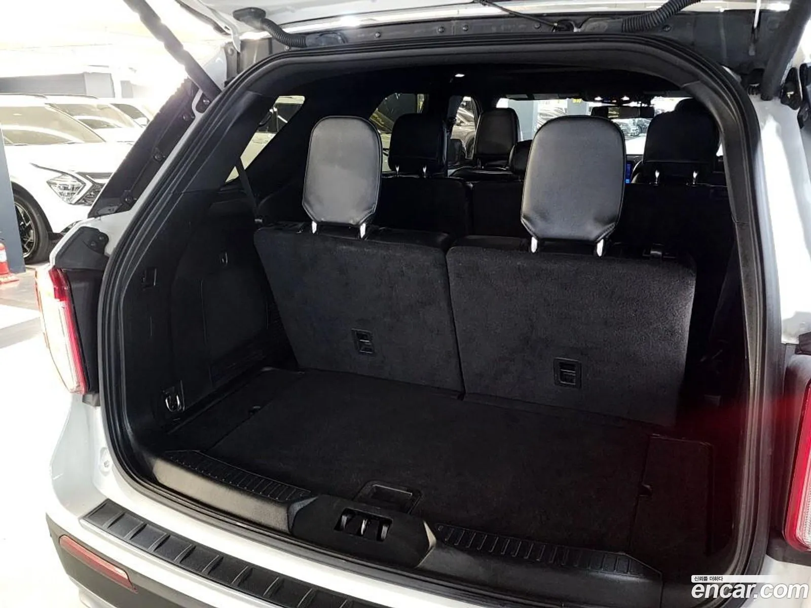 Ford Explorer 6th Gen 2020 — 7