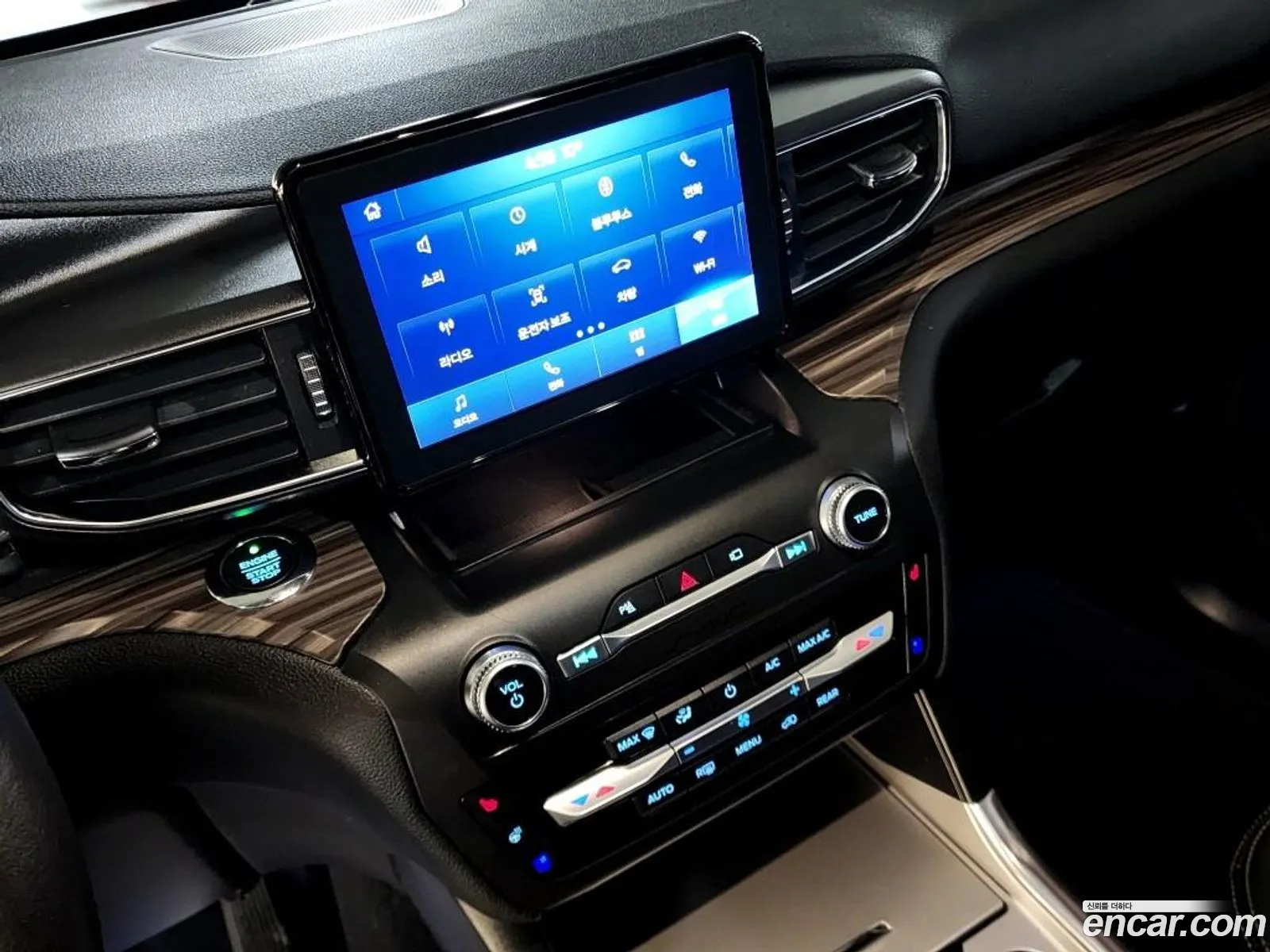 Ford Explorer 6th Gen 2020 — 3