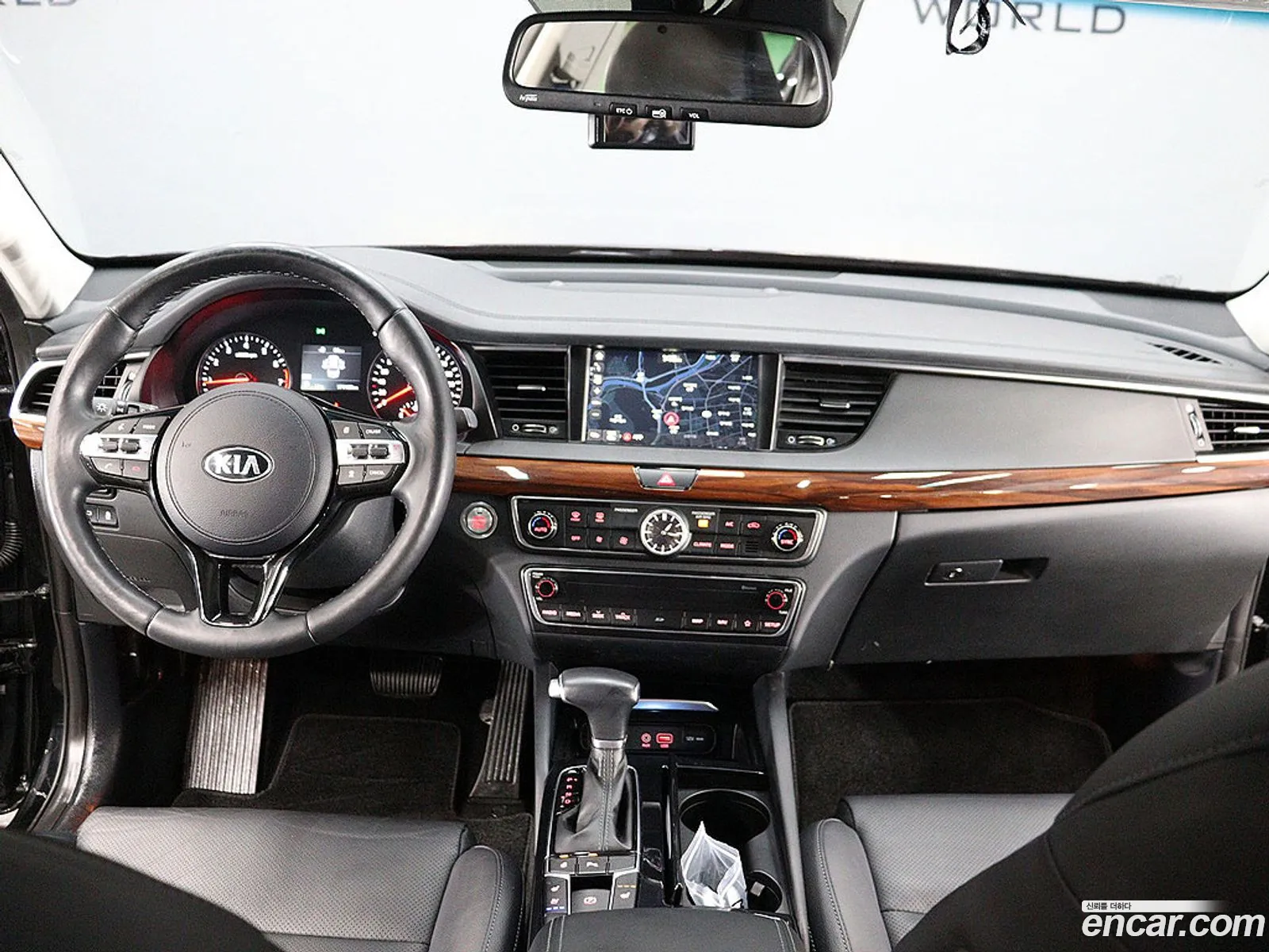Kia K7 2017 — 2