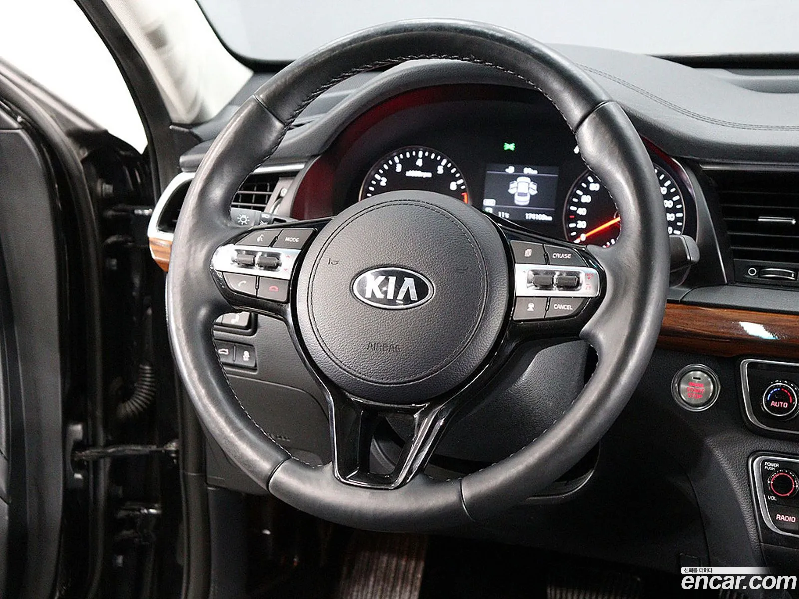 Kia K7 2017 — 11