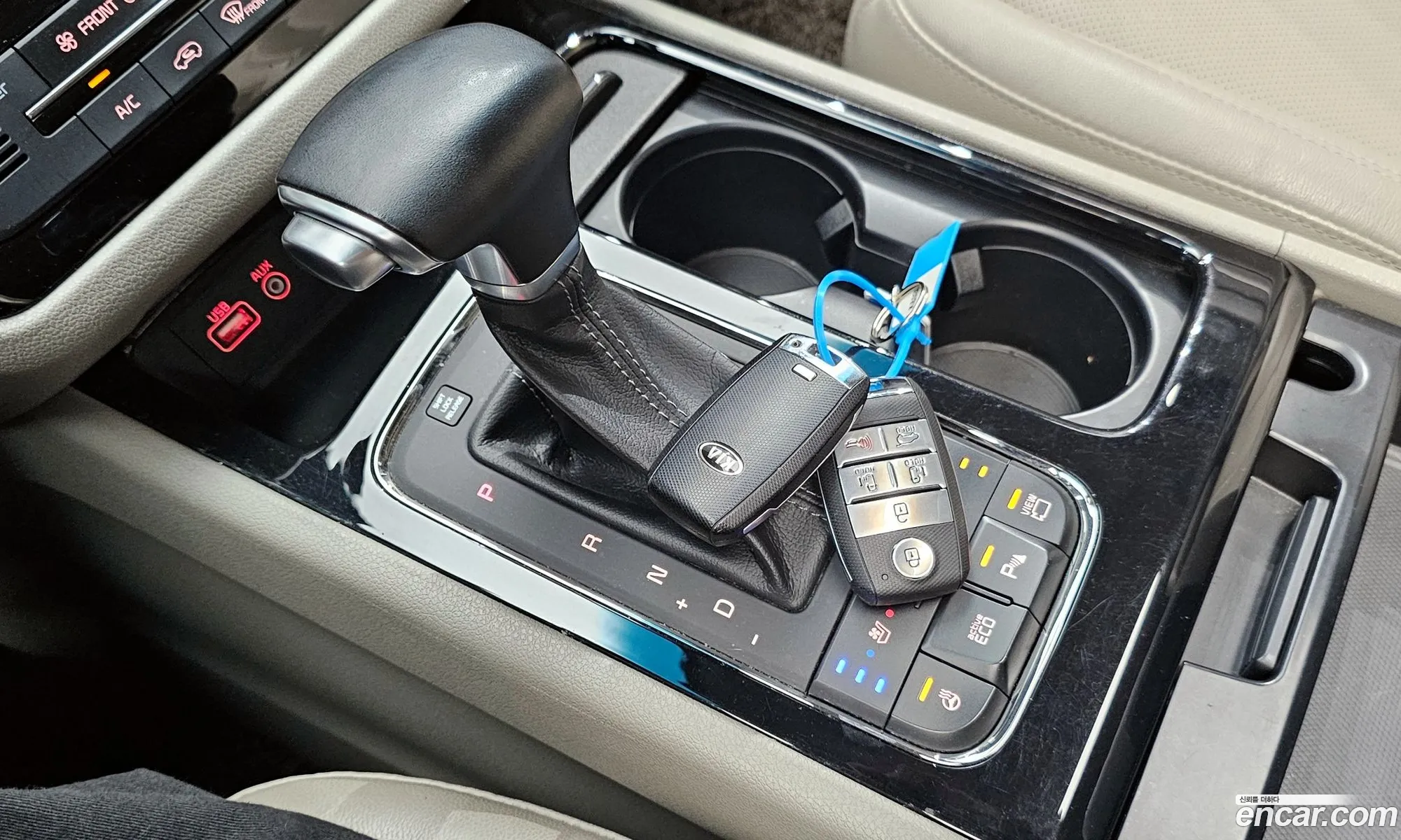 Kia Carnival 2017 KNAMB81ABJS392411 — 2