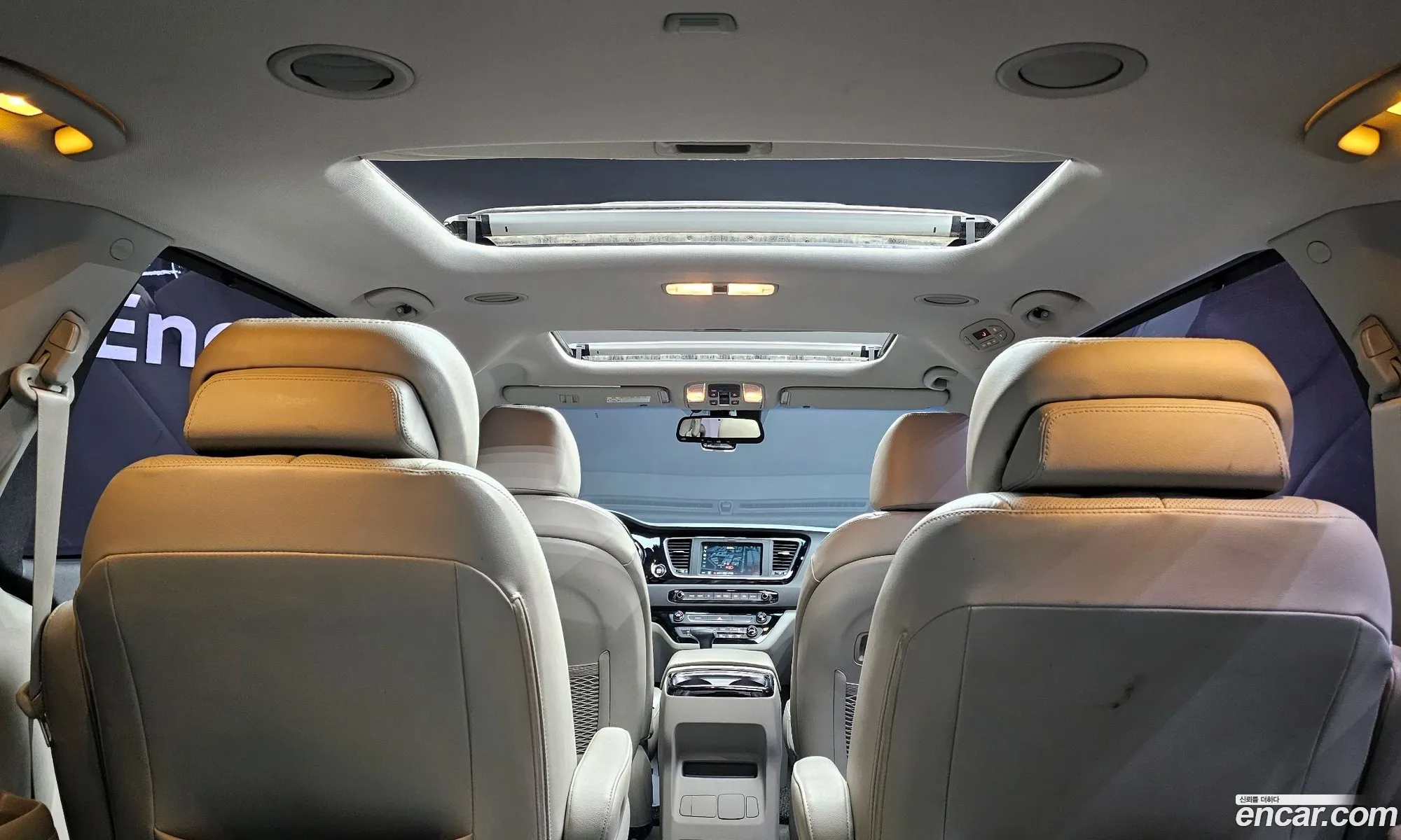 Kia Carnival 2017 KNAMB81ABJS392411 — 6