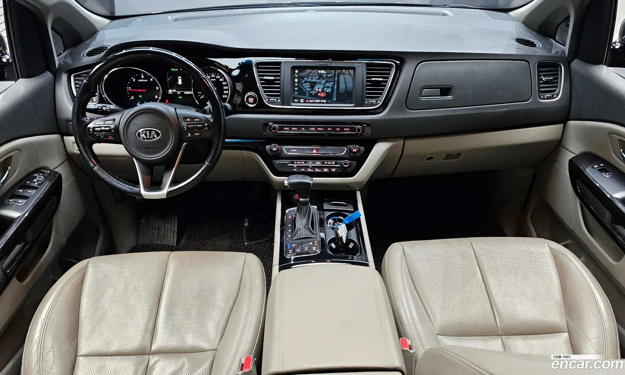 Kia Carnival 2017 KNAMB81ABJS392411 — 8