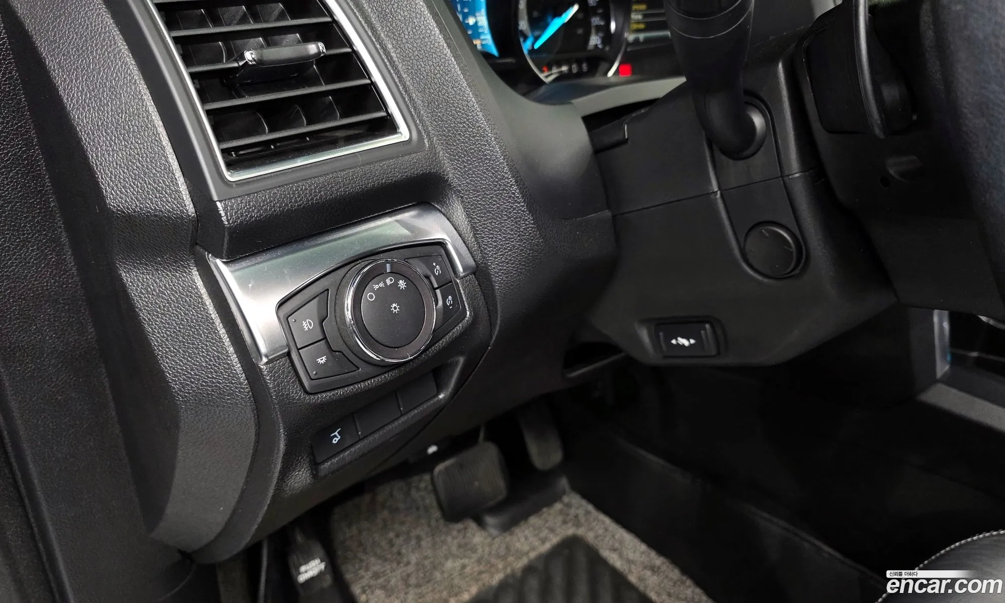 Ford Explorer 2017 1FM5K8FHXHGC12141 — 5