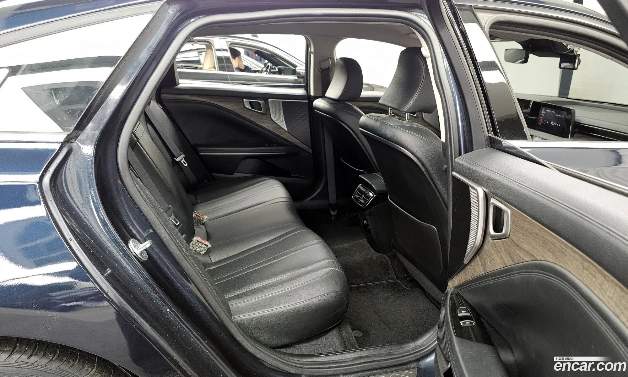 Kia K8 2021 — 17