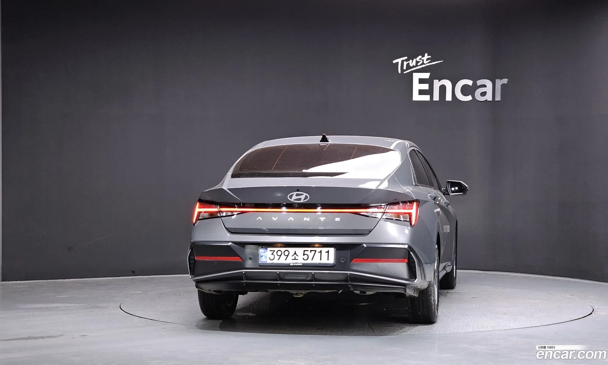 Hyundai Elantra 2024 — 2