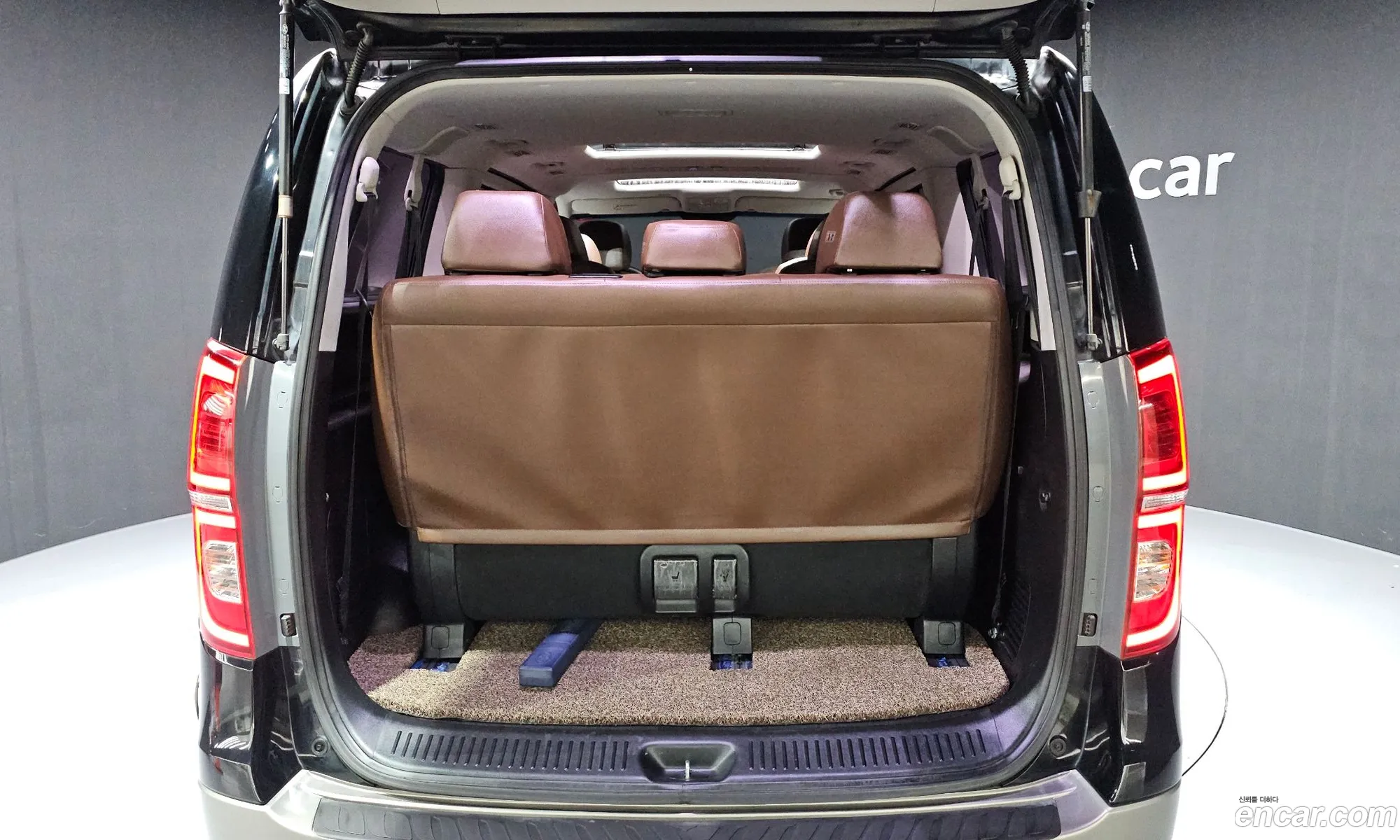 Hyundai Grand Starex 2019 — 19