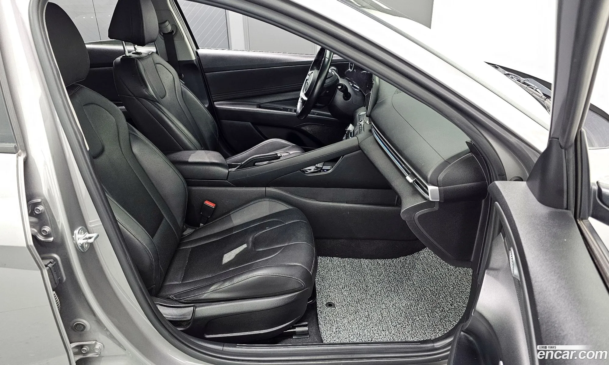 Hyundai Elantra 2020 — 17