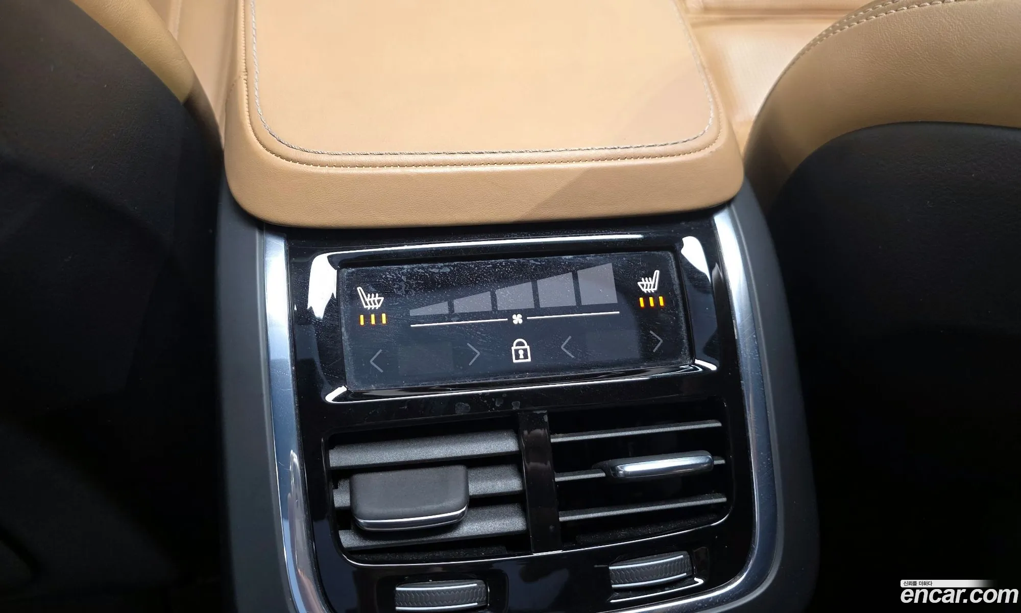 Volvo XC90 2017 YV1LF68ACJ1214089 — 13