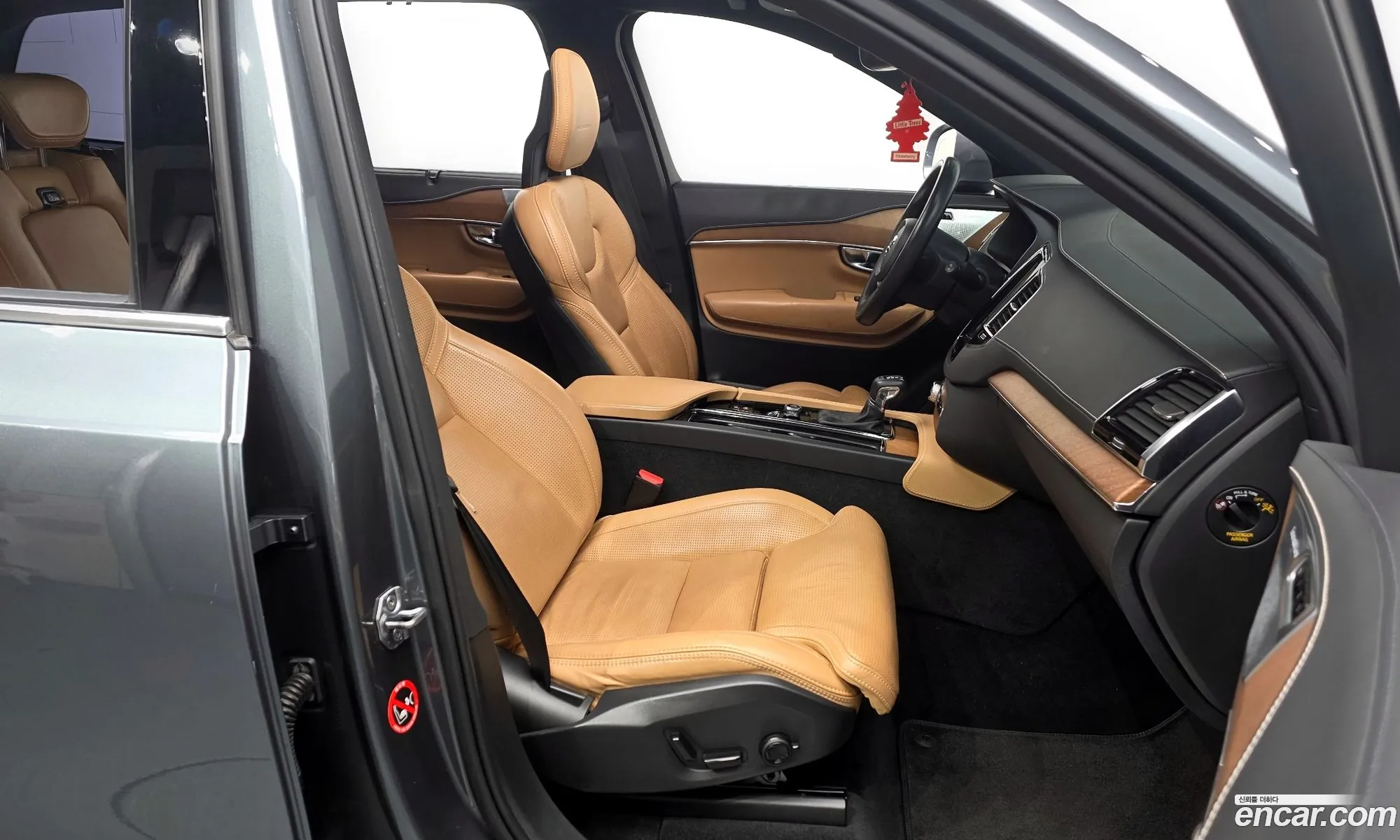 Volvo XC90 2017 YV1LF68ACJ1214089 — 15