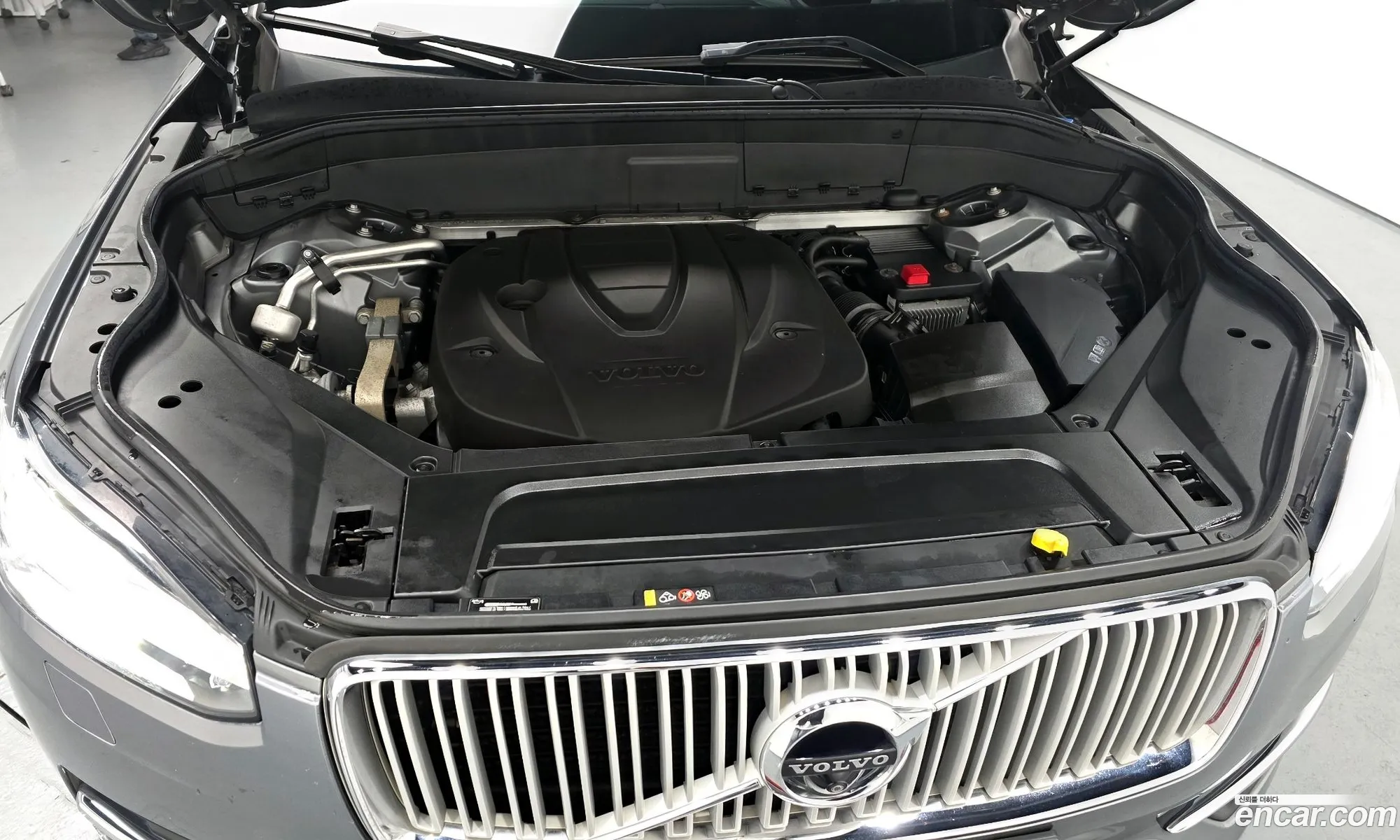 Volvo XC90 2017 YV1LF68ACJ1214089 — 12