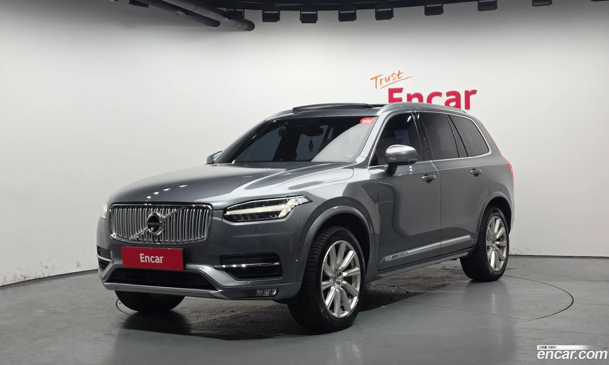 Volvo XC90 2017 YV1LF68ACJ1214089 — 6